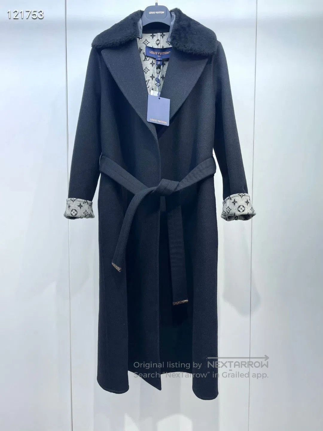 Louis Vuitton LV Black Fur Collar Belted Coat. Size XXS / US 00 / IT 34 - 1 Thumbnail