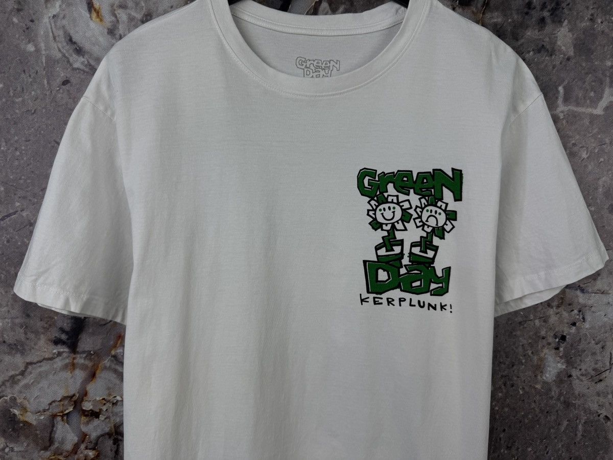 Band Tees Men’s Green Day Kerplunk T-Shirt Band Size Medium Size US M / EU 48-50 / 2 - 3 Thumbnail