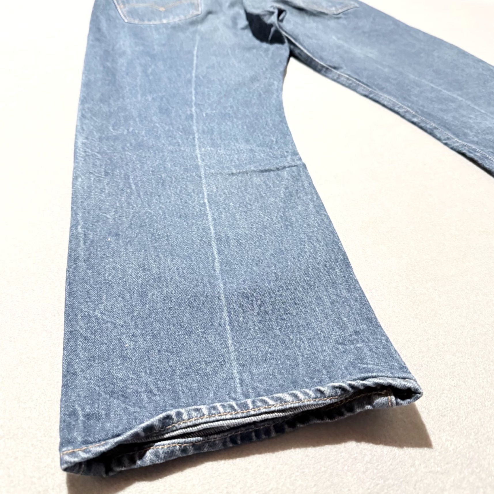 Levi's VINTAGE Levi's 501 Jeans Men Regular 38x30 Blue Light Wash Denim Classic Straight Jeans Mens Size US 38 / EU 54 - 5 Thumbnail