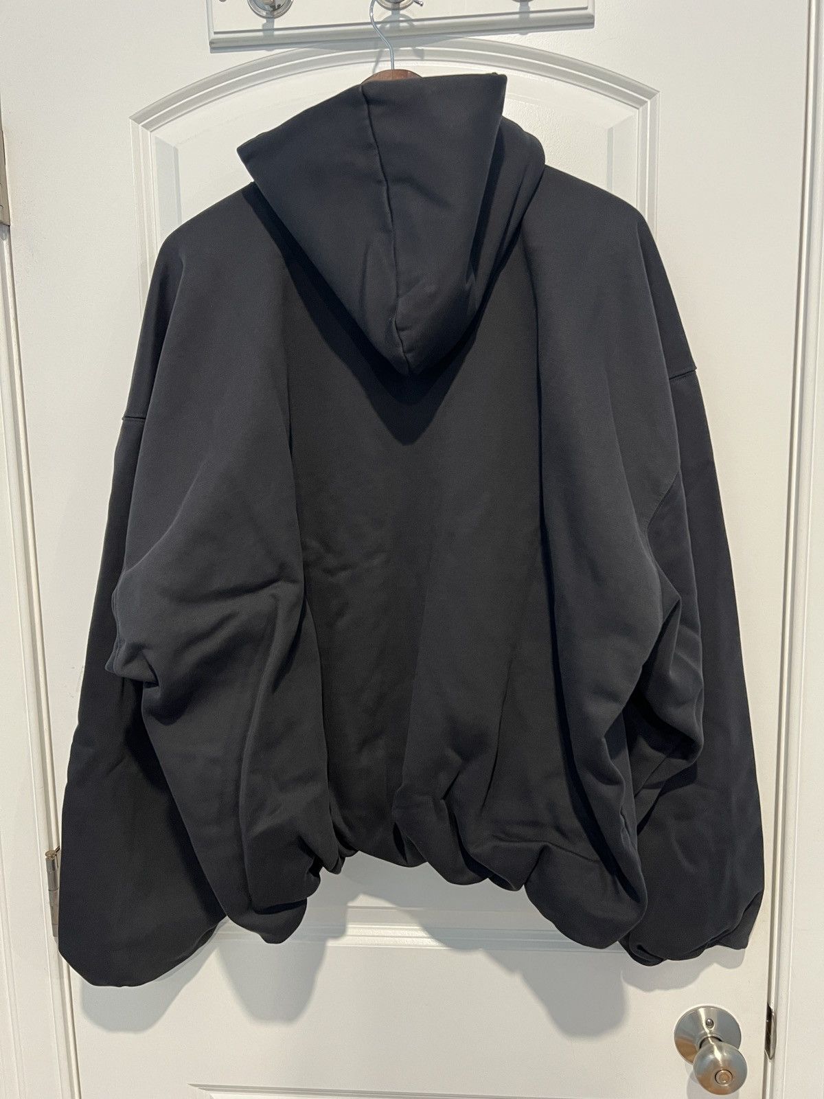 Balenciaga × Gap × Kanye West Black YGEBB Logo Hoodie Size Small Size US S / EU 44-46 / 1 - 3 Thumbnail