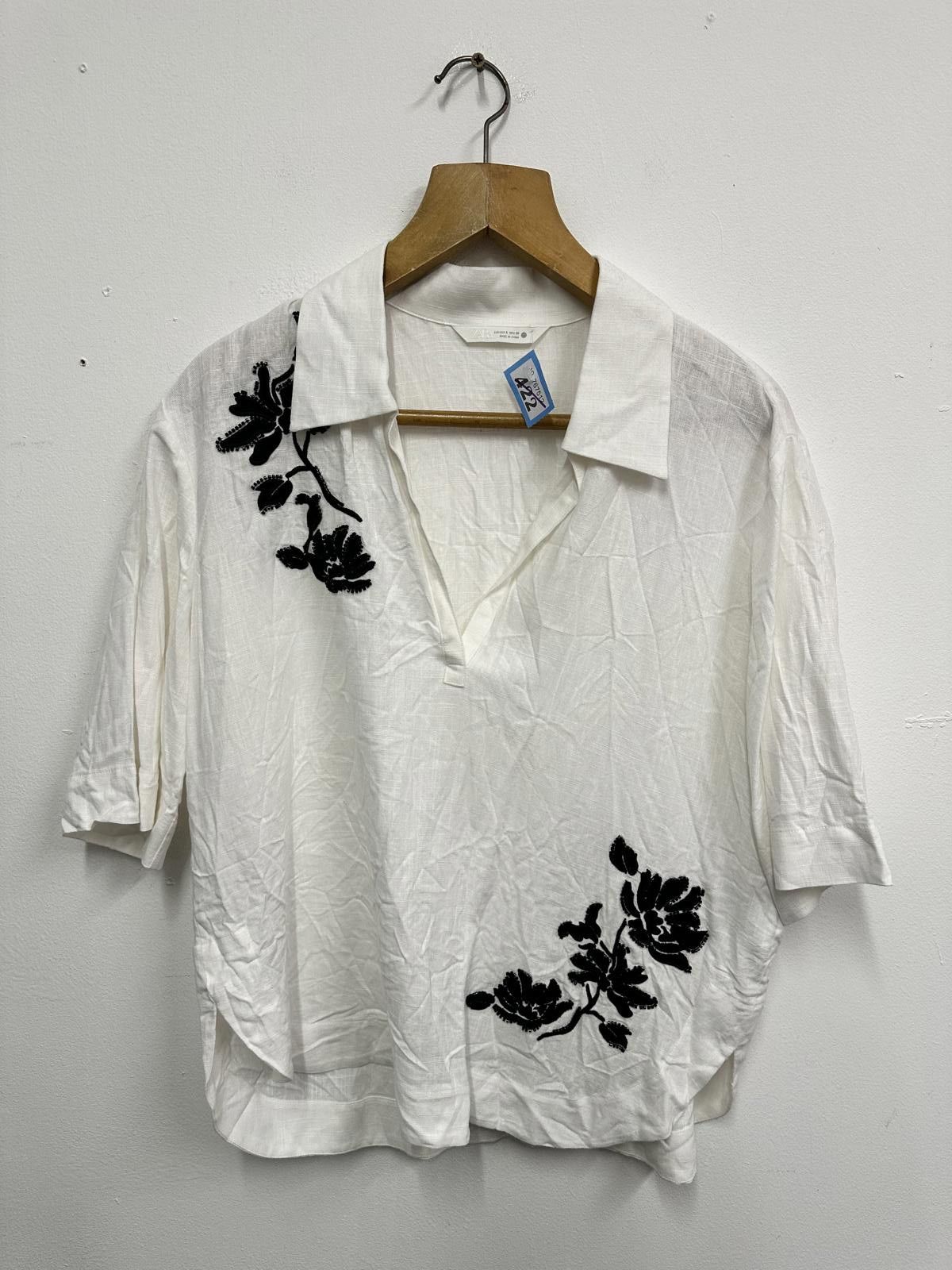Zara Zara White Linen Blend Shirt with Black Floral Embroidery, M Size S / US 4 / IT 40 - 1 Thumbnail