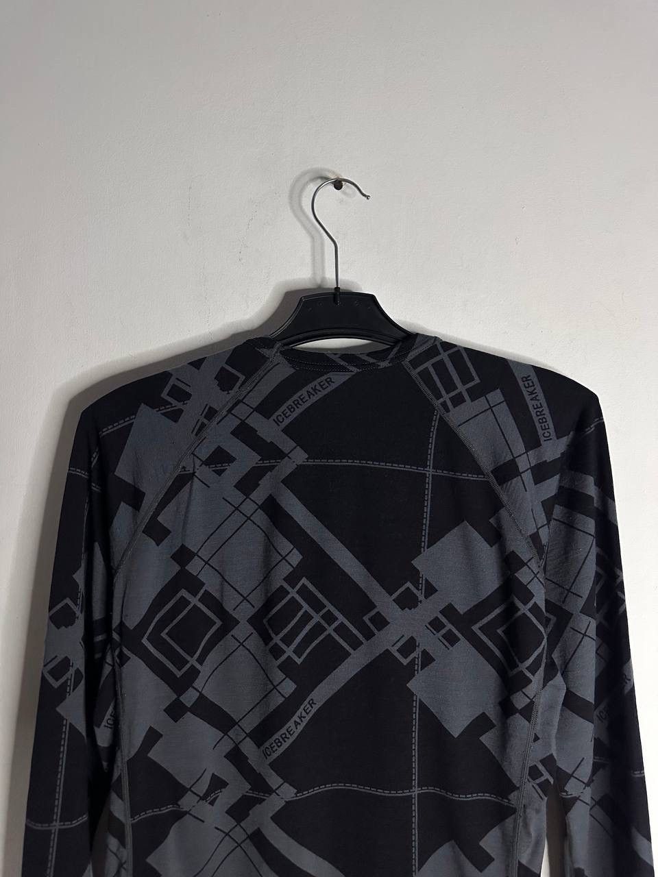 Icebreaker Icebreaker Merino Wool Base Layer Top Men’s S Long Sleeve Size US S / EU 44-46 / 1 - 10 Thumbnail