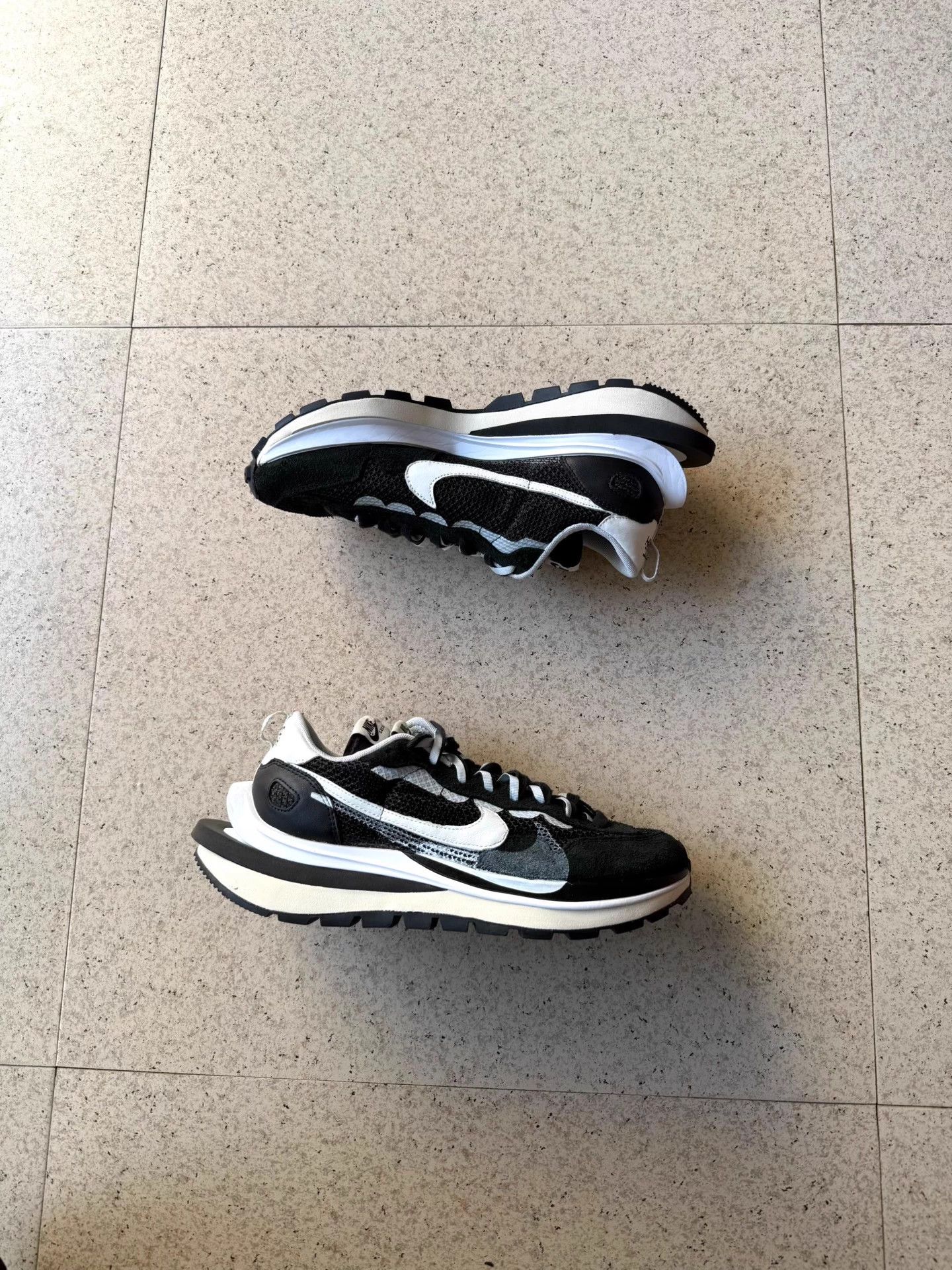 Nike sacai vaporwaffle black white 46 lightly worn Size US 13 / EU 46 - 2 Thumbnail
