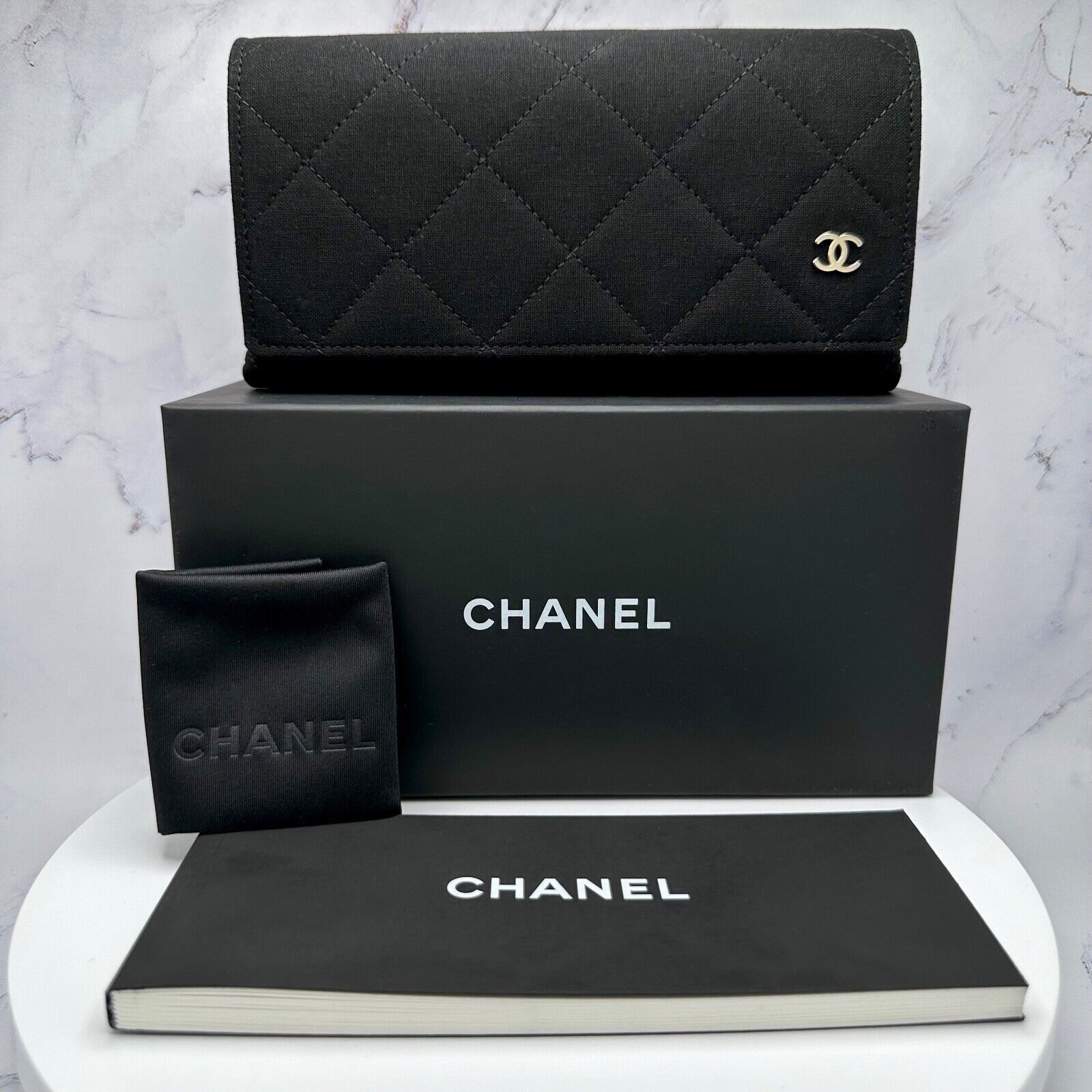 New CHANEL Black White Cat Eye Sunglasses CC Logo Authentic