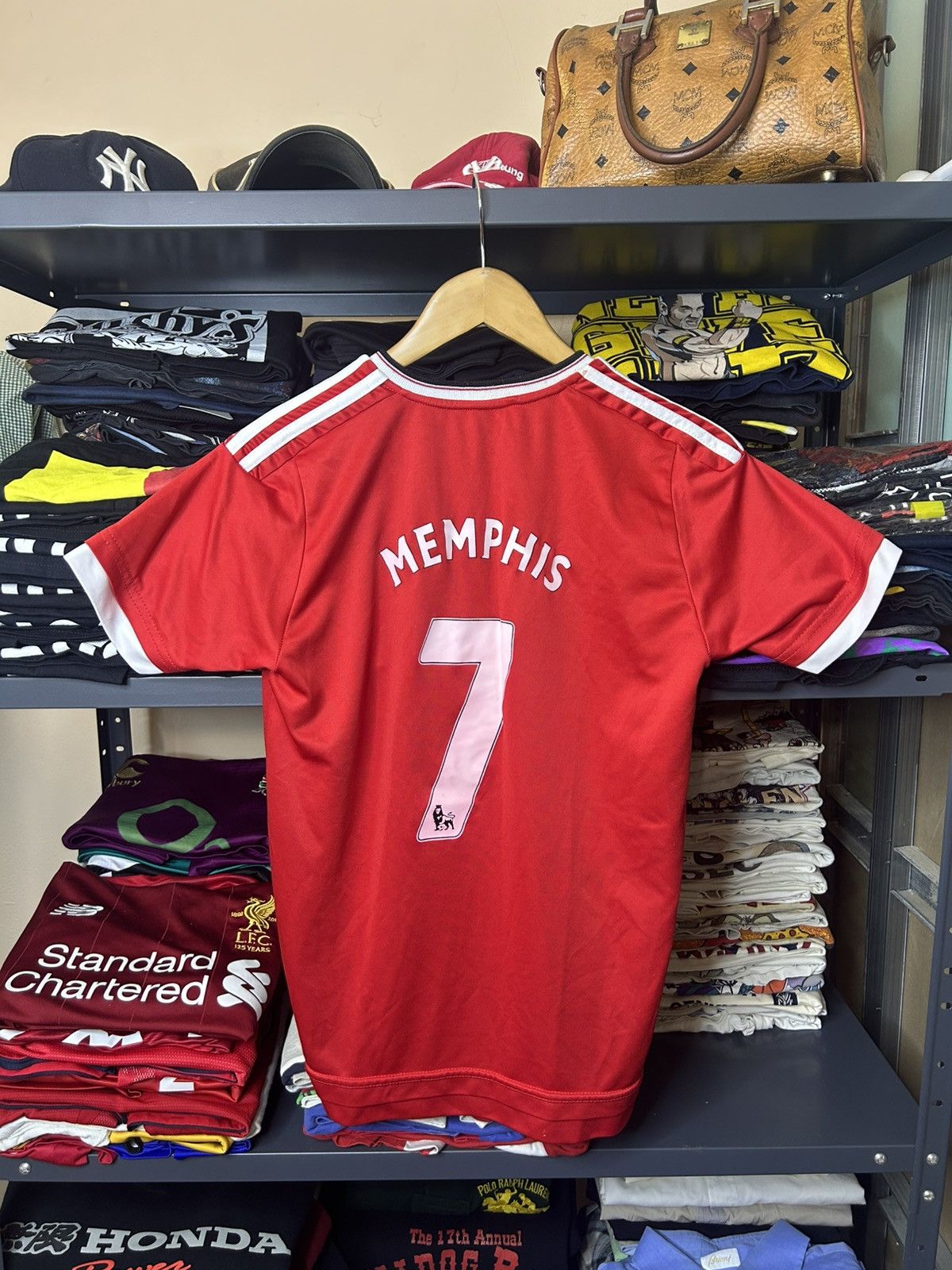 Adidas Vintage Manchester United 2015-16 Memphis Depay Jersey Size US S / EU 44-46 / 1 - 2 Thumbnail