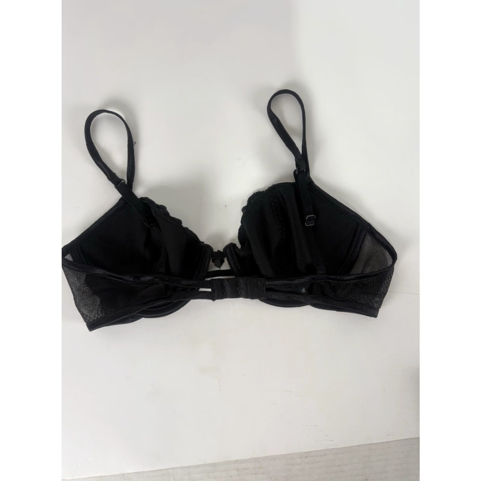 Vintage Vassarette Black Lightly Lined Lace Bra 36C Womens Underwire Floral 90s Sexy Size ONE SIZE - 2 Thumbnail