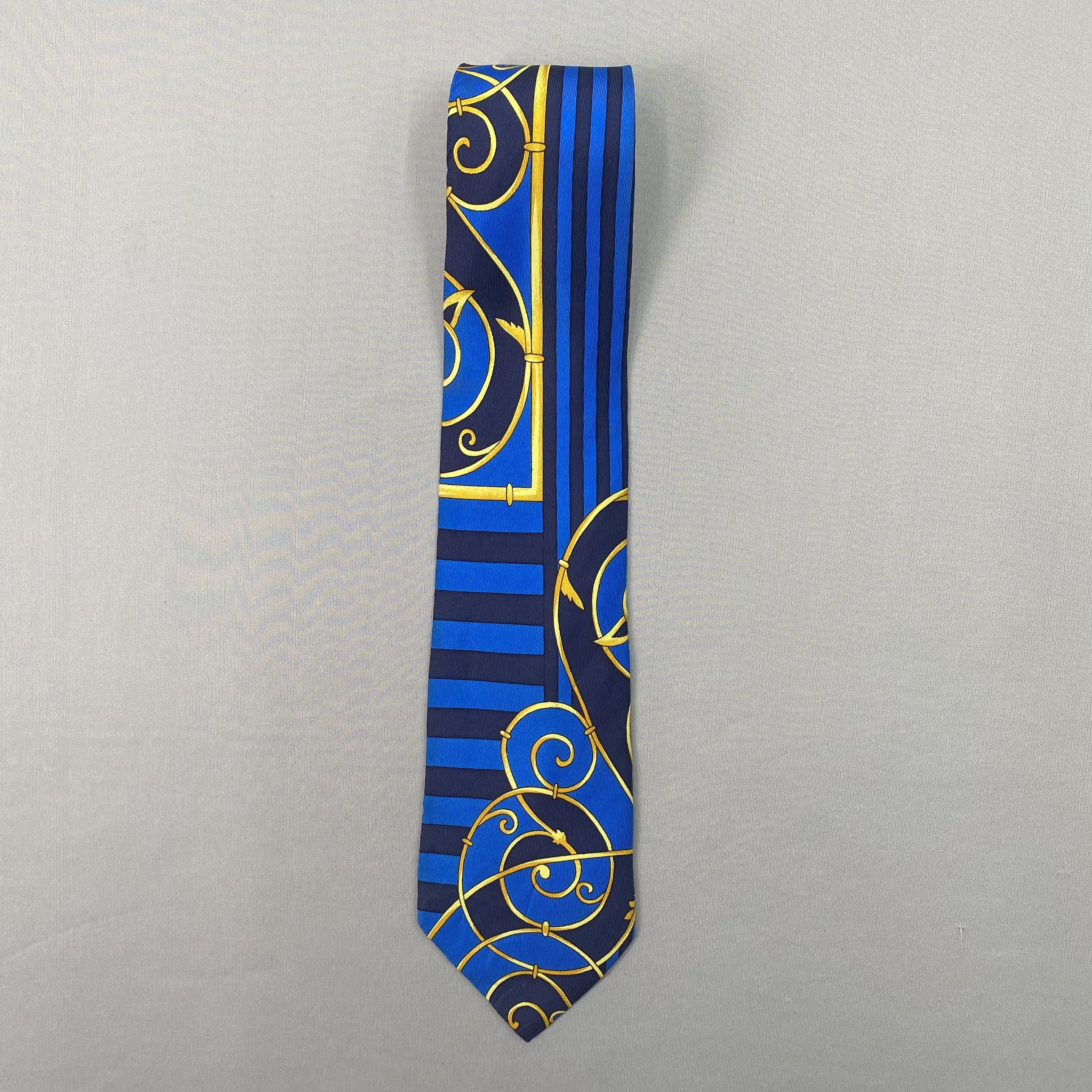 Japanese Brand Vintage Gianni Versace SILK Necktie Cravate Pure Silk Size ONE SIZE - 3 Thumbnail