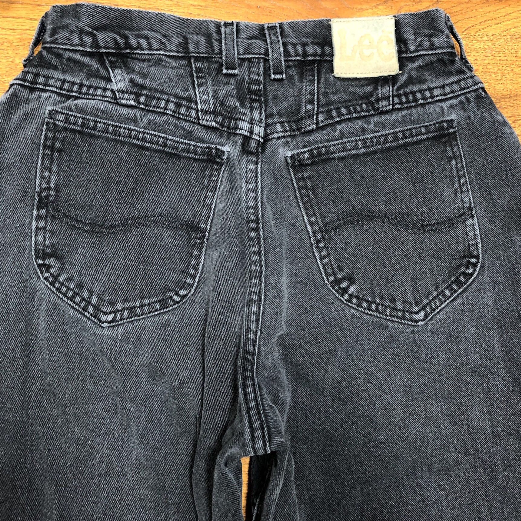 Lee VTG Lee Jeans Womens 27x33 Mom High Rise Black Distressed Denim Western Logo 5-Pocket Regular Rise USA Cowgirl 80s 90s Mens? Wait. Size 27" / US 4 / IT 40 - 3 Thumbnail