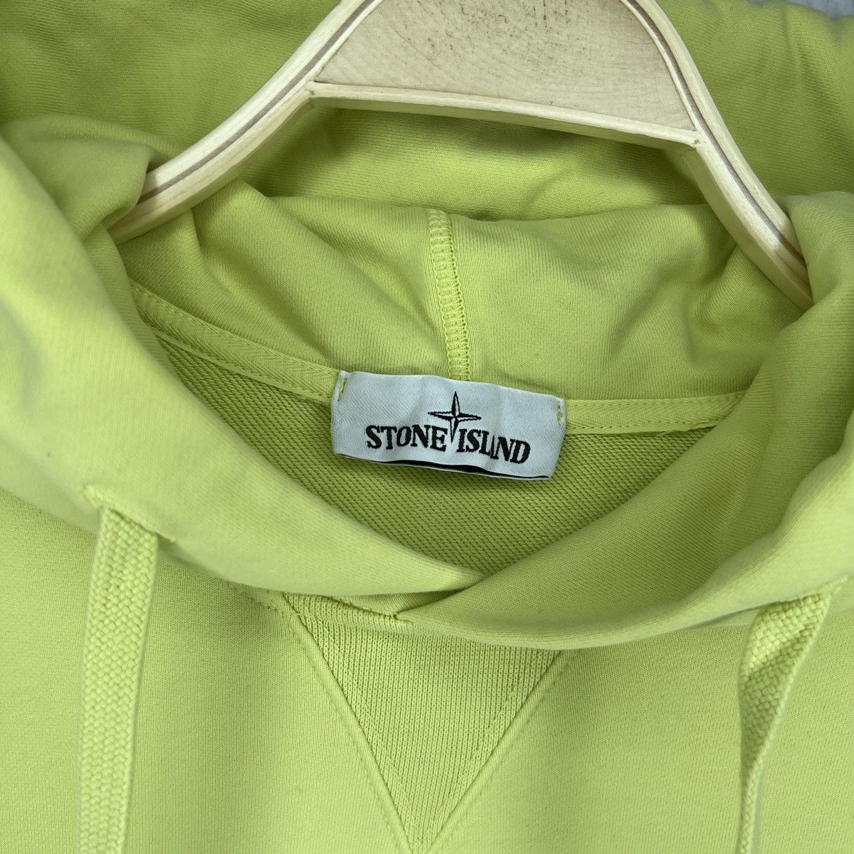 Stone Island Stone Island Hoodie Sweatshirt Hooded Yellow Patch Logo Size US L / EU 52-54 / 3 - 6 Thumbnail