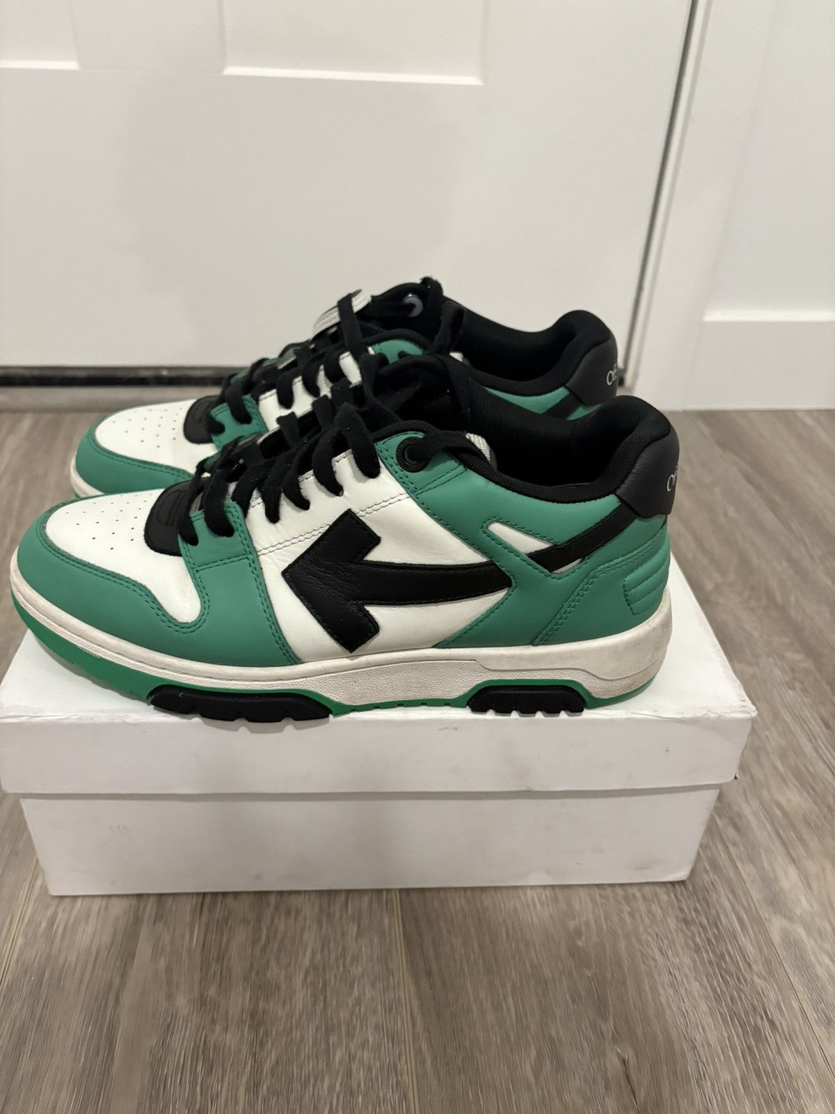 Off-White Off-White out of office Size US 9 / EU 42 - 1 Thumbnail