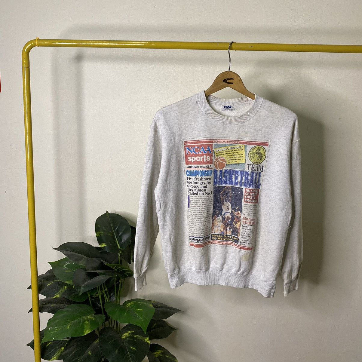 NCAA × Vintage Vintage 1993 NCAA Autumn Basketball Championship Sweatshirt Size US S / EU 44-46 / 1 - 1 Thumbnail
