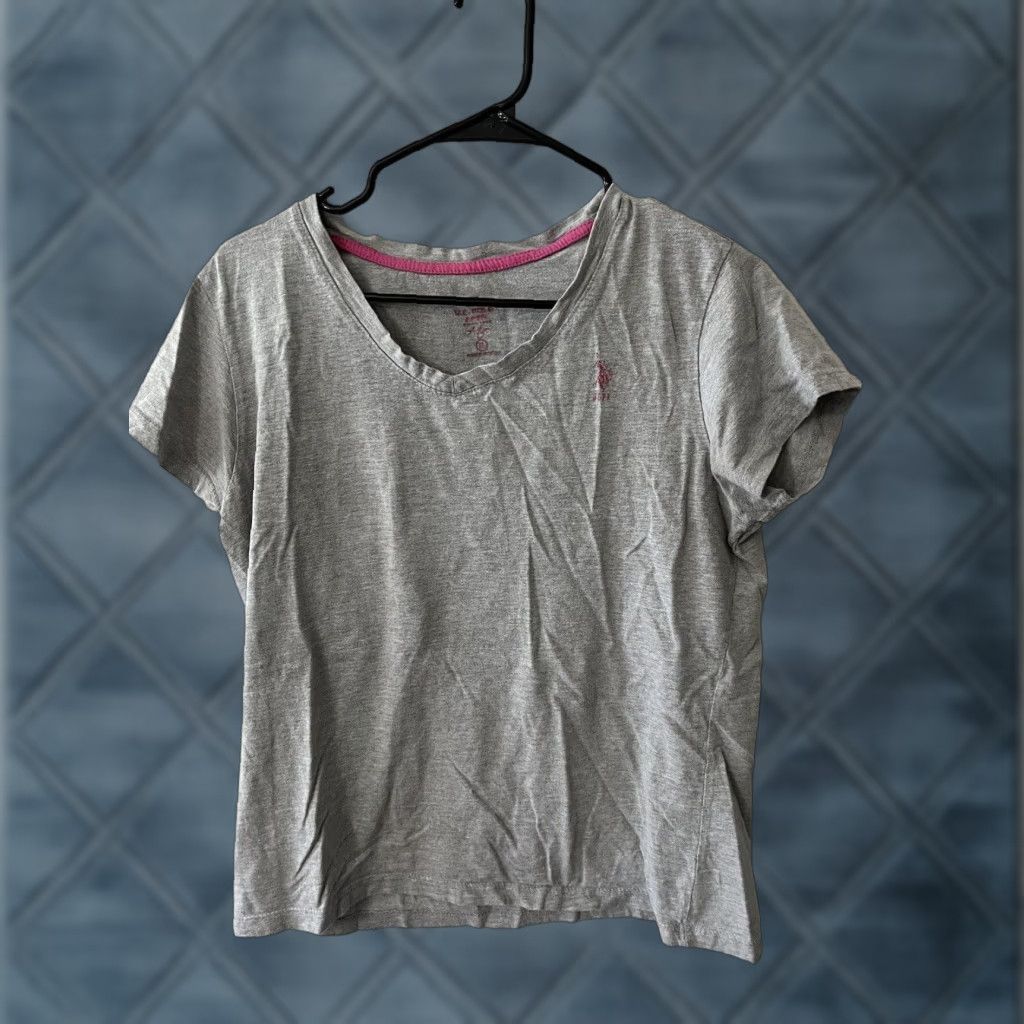 Vintage VINTAGE US Polo Assn Women's T-Shirt XL Gray Cotton Short Sleeve V-Neck Basic Activewear Size 40" / US 18 - 1 Thumbnail