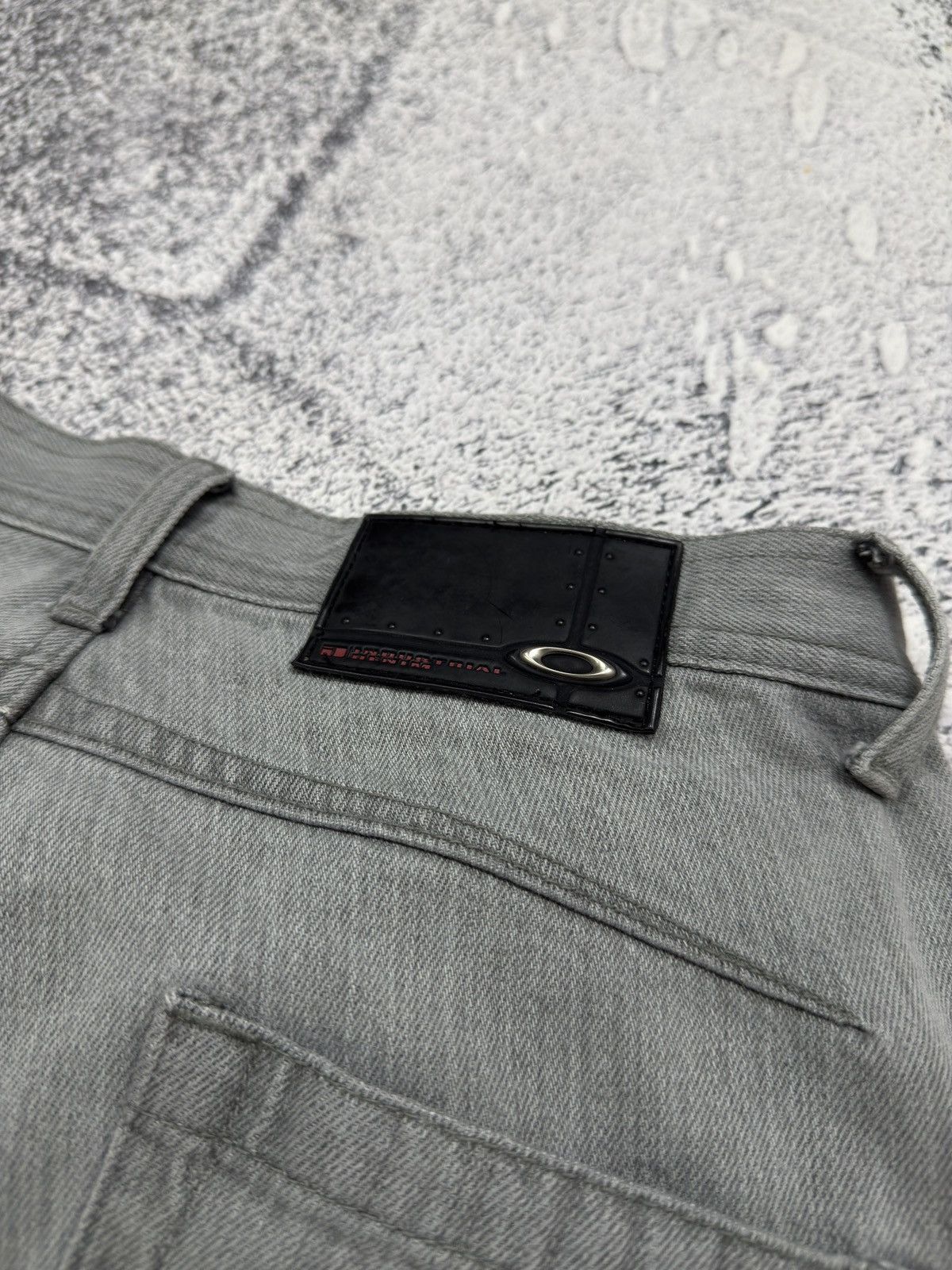 Oakley VINTAGE OAKLEY SOFTWARE INDUSTRIAL DENIM JEANS sz 30x34 Size US 30 / EU 46 - 8 Thumbnail
