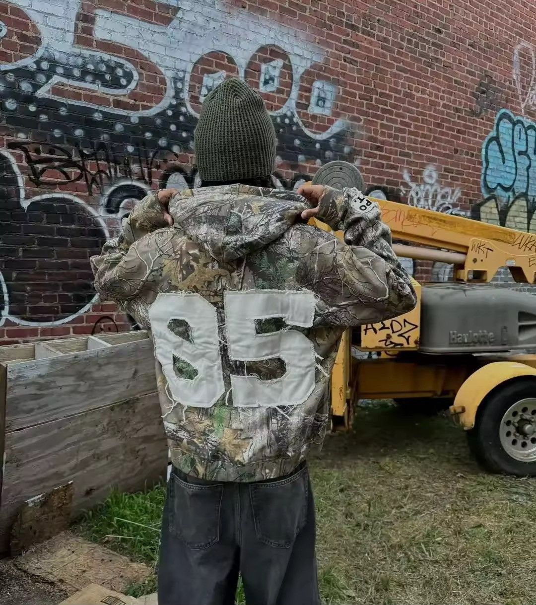 Other Letter Zipper Camo Hoodies Size US L / EU 52-54 / 3 - 4 Thumbnail