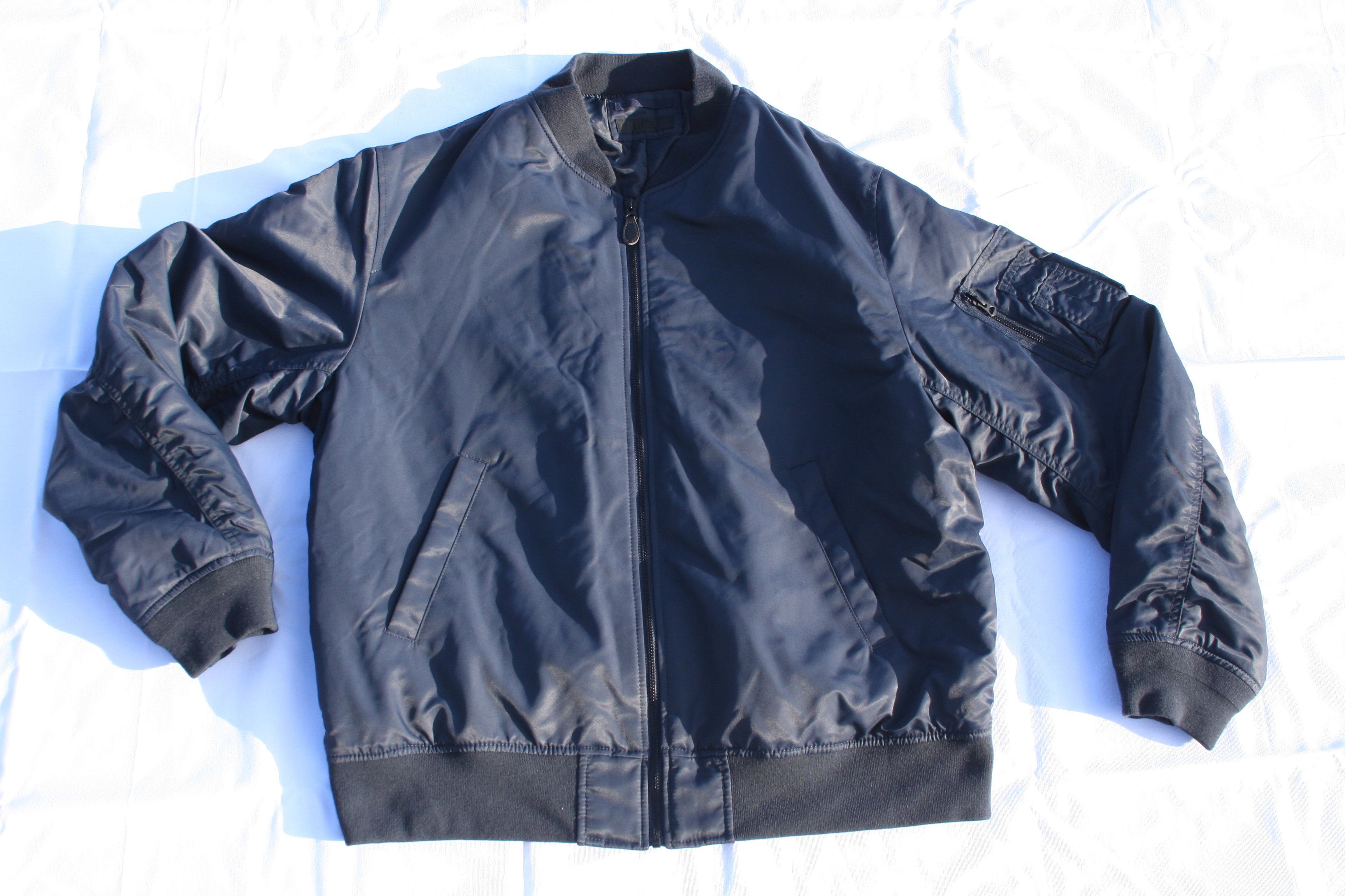 Uniqlo Uniqlo Bomber Jacket sz XL Size US XL / EU 56 / 4 - 4 Thumbnail