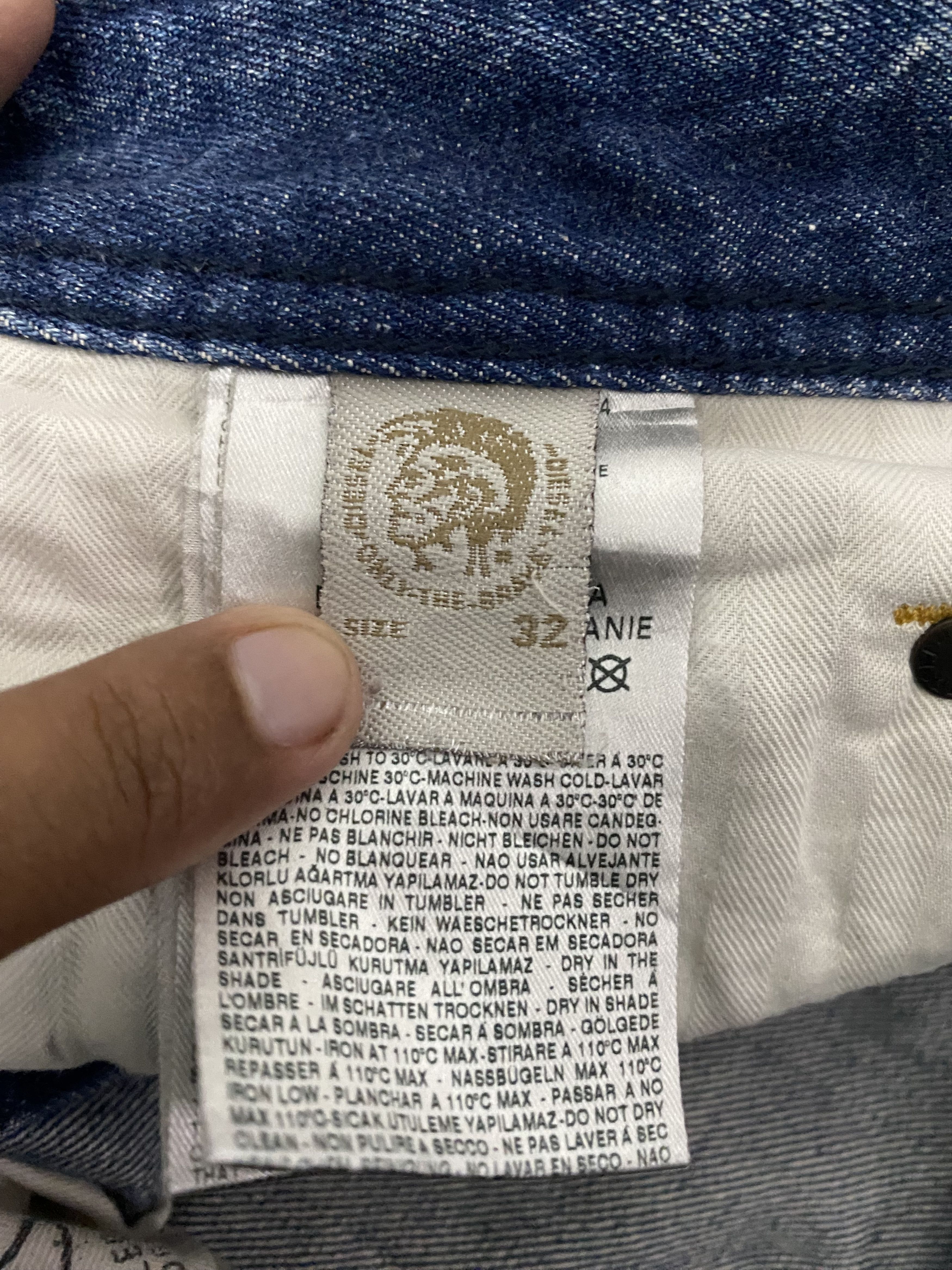 Diesel DIESEL BRAVEFORT 0801M Comfort Carrot Distressed Jeans Size US 34 / EU 50 - 15 Thumbnail