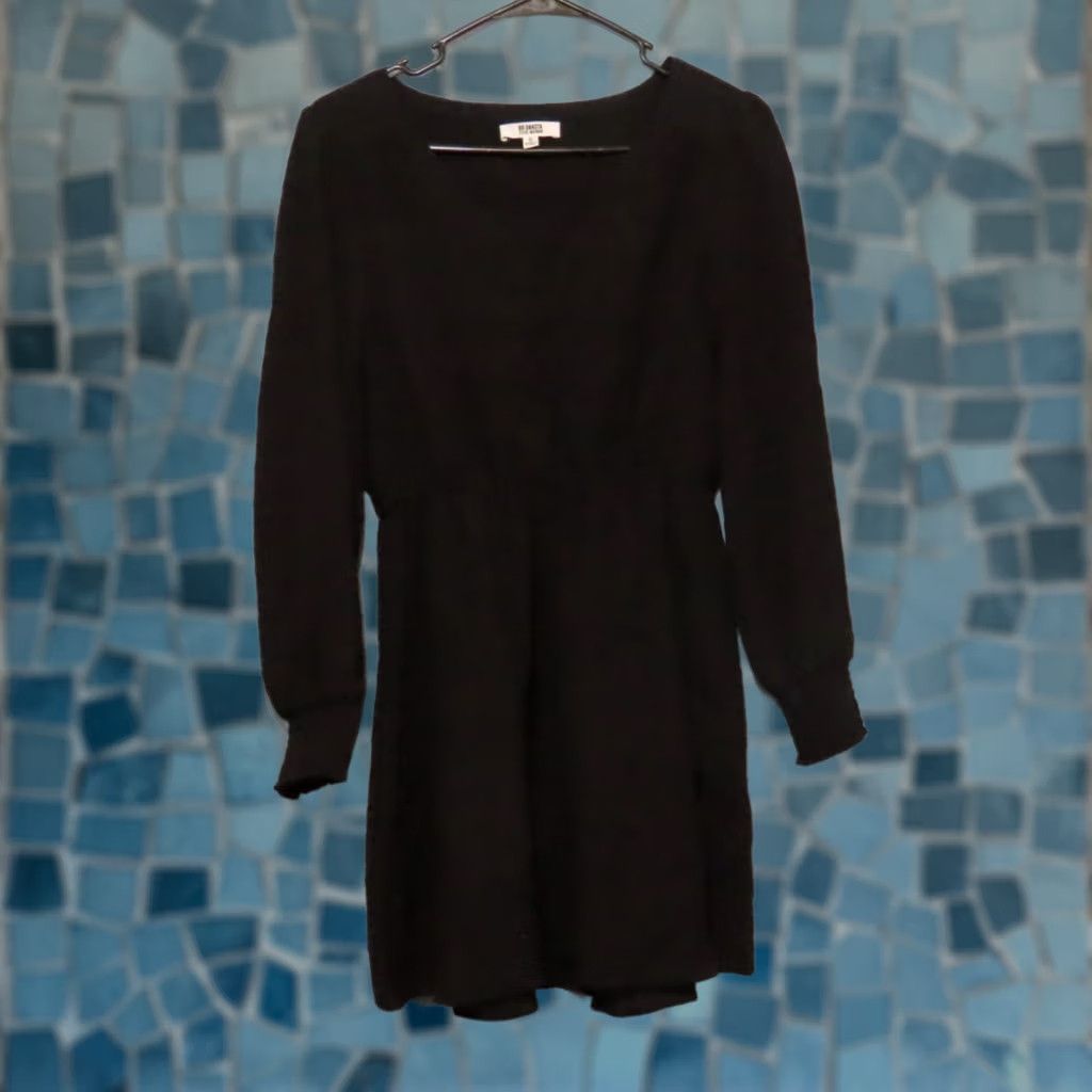 BB Dakota BB Dakota by Steve Madden Cora Black Long Sleeve Mini Dress Small Women V-Neck A-Line Pullover Solid Black Dress Short Sleeve No Hand Wash Size S / US 4 / IT 40 - 1 Thumbnail