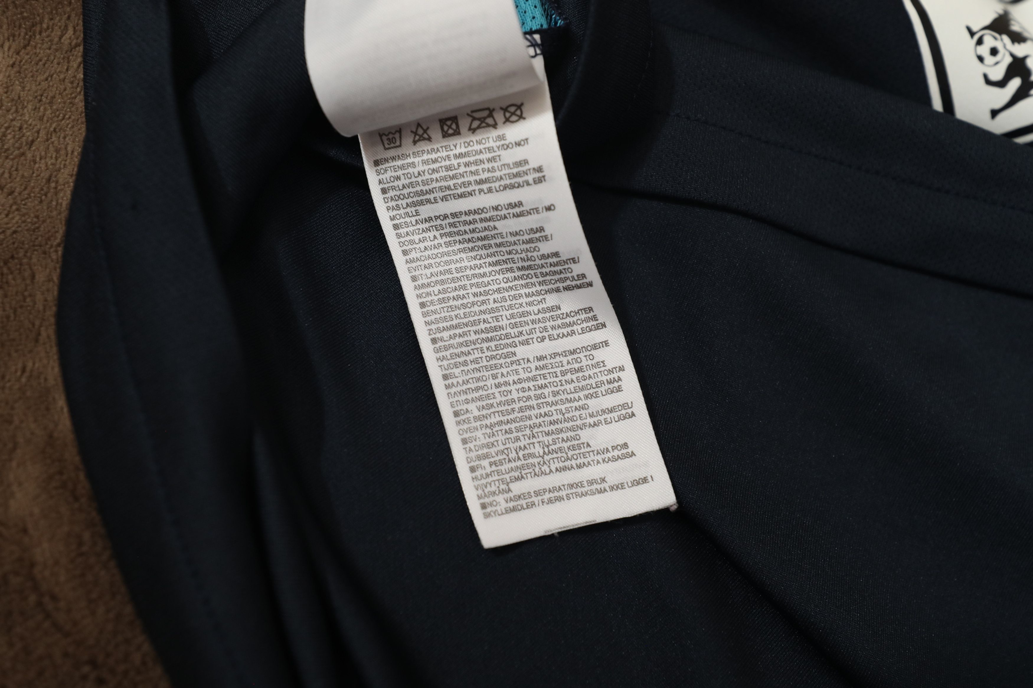 Nike Manchester City 2015-2016 Long Sleeve (L) Size US L / EU 52-54 / 3 - 18 Thumbnail