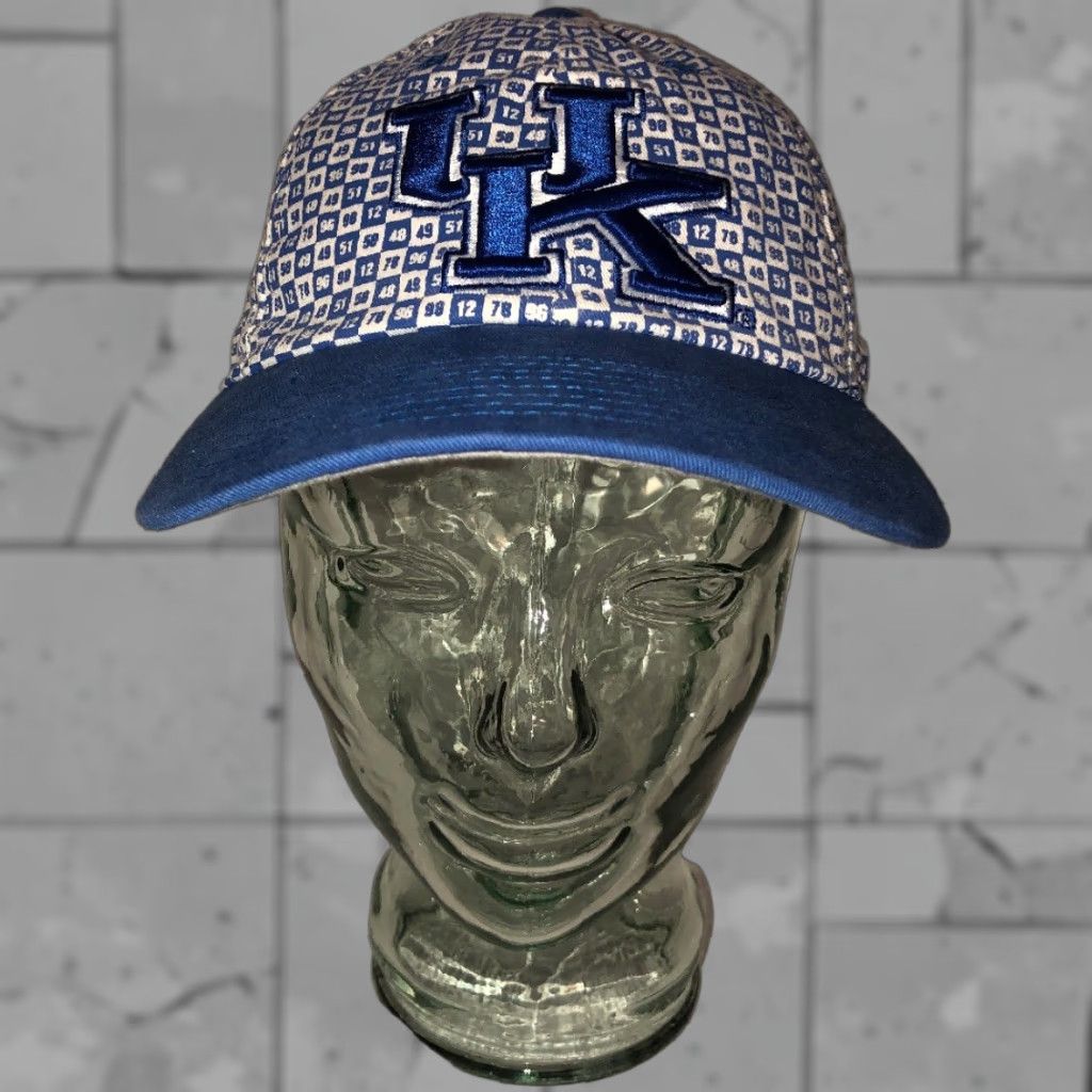 Nike VINTAGE Nike Kentucky Wildcats Fitted Baseball Cap Men One Size White Blue University College Hat Size ONE SIZE - 1 Thumbnail