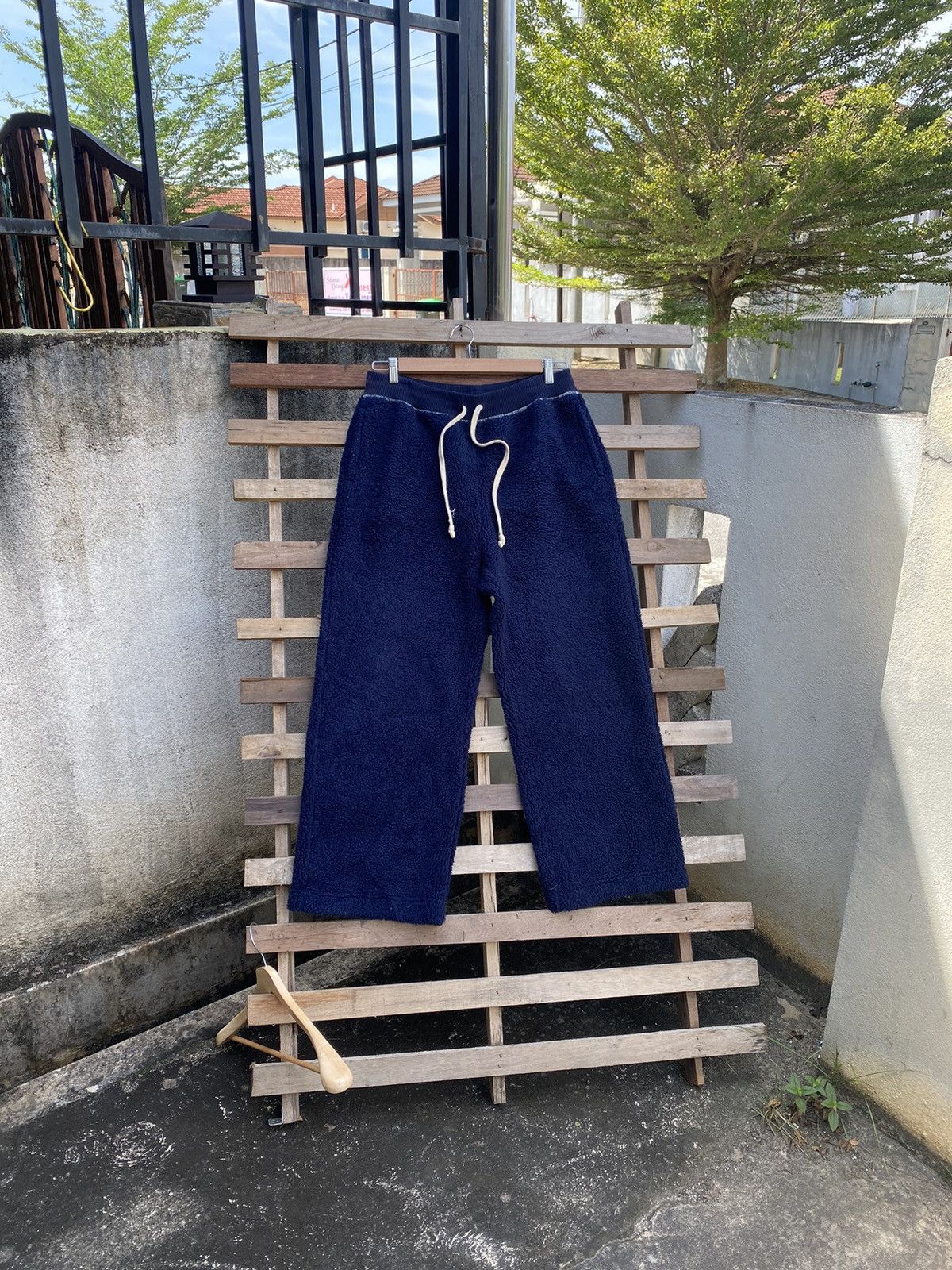 Uniqlo 🔥 Baggy Style 🔥 Uniqlo x J.W Anderson Sherpa Pants Size US 33 - 3 Thumbnail