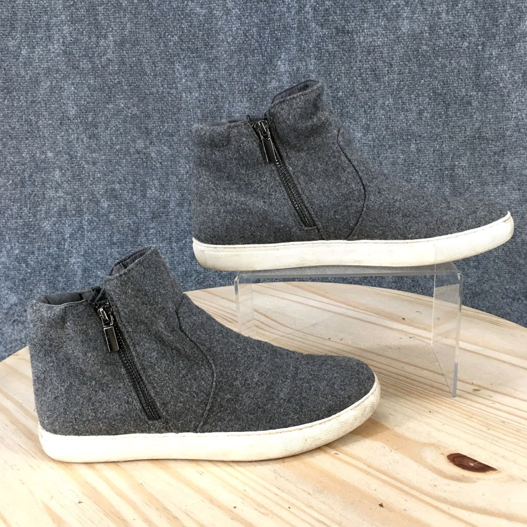 Kenneth Cole Kenneth Cole Boots Womens 9 M Keenan Ankle Bootie Gray Side Zip Comfort Casual Size US 9 / IT 39 - 2 Thumbnail