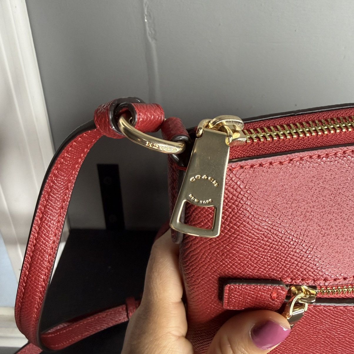 Coach Coach Red Leather Crossbody with Gold Hardware Size ONE SIZE - 3 Thumbnail