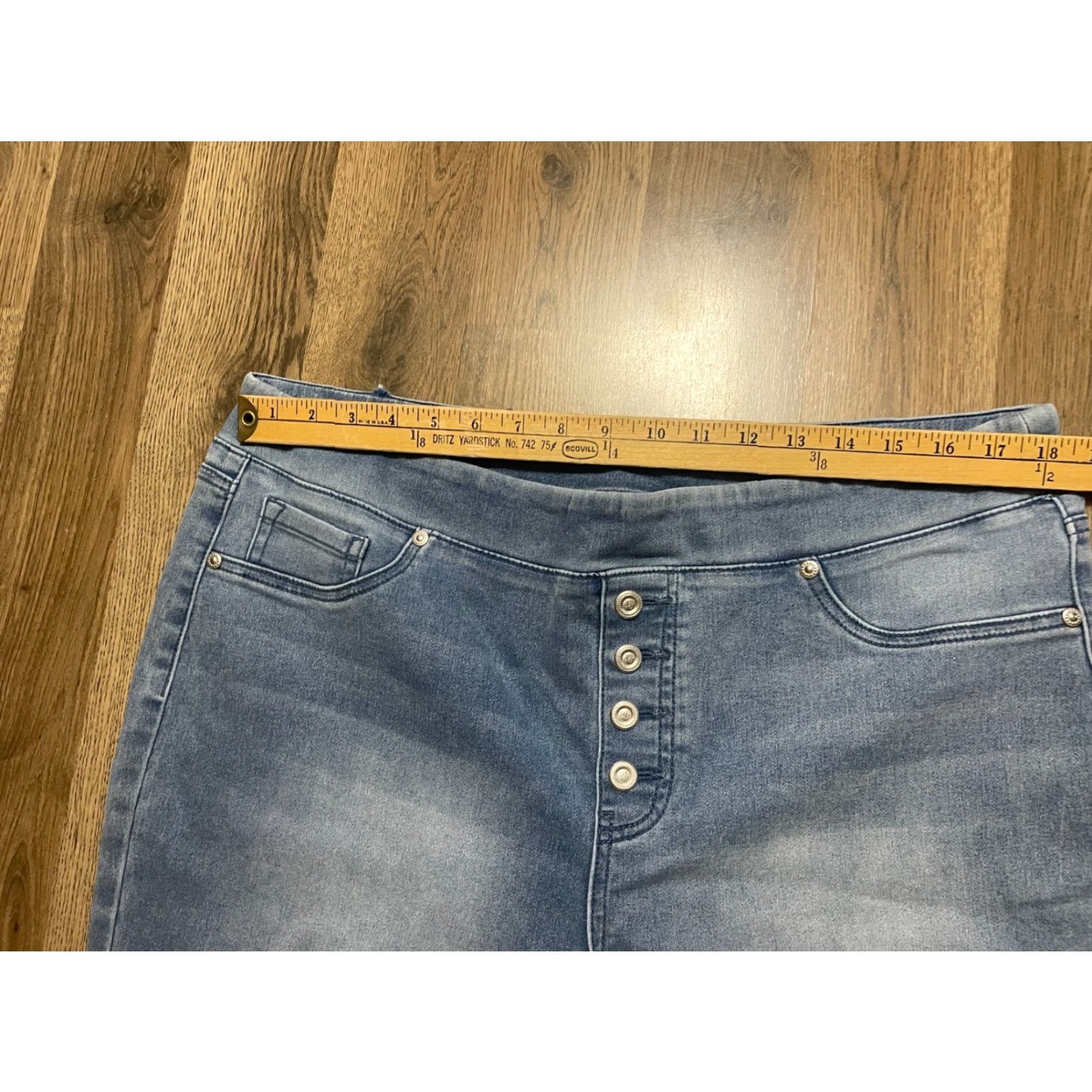 Vintage DG2 Jeans Womens XL Blue Denim Pull On Straight Leg Medium Wash Regular 5-Pocket Inseam 30 in Size 40" / US 18 - 6 Thumbnail