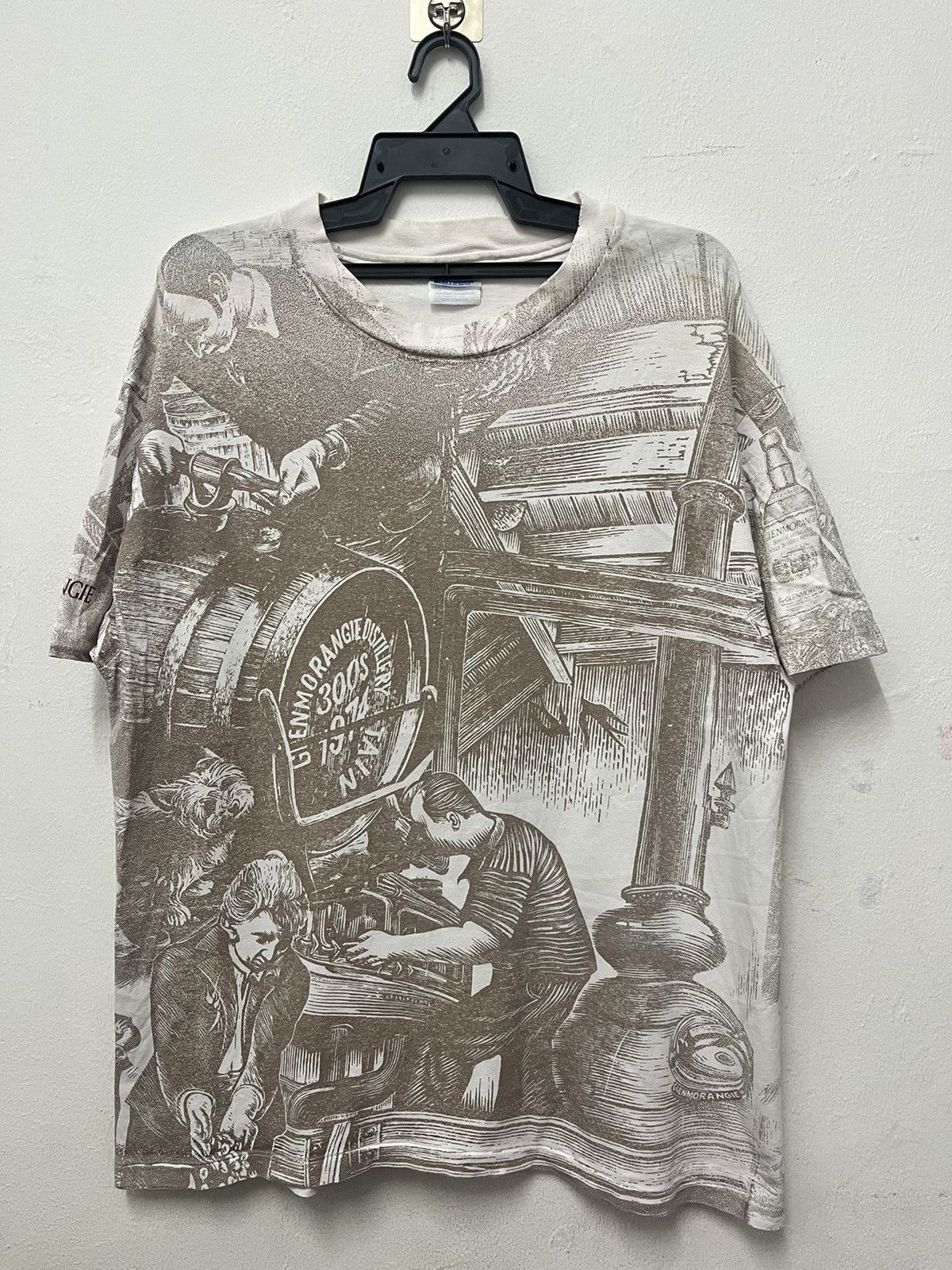 Vintage Vintage 90’s Glenmorangie Wine Tee Size US XL / EU 56 / 4 - 1 Thumbnail