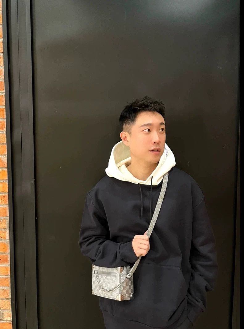 Louis Vuitton Louis Vuitton 22 New 2054 Black and White Color-Block Hood Size US S / EU 44-46 / 1 - 7 Thumbnail