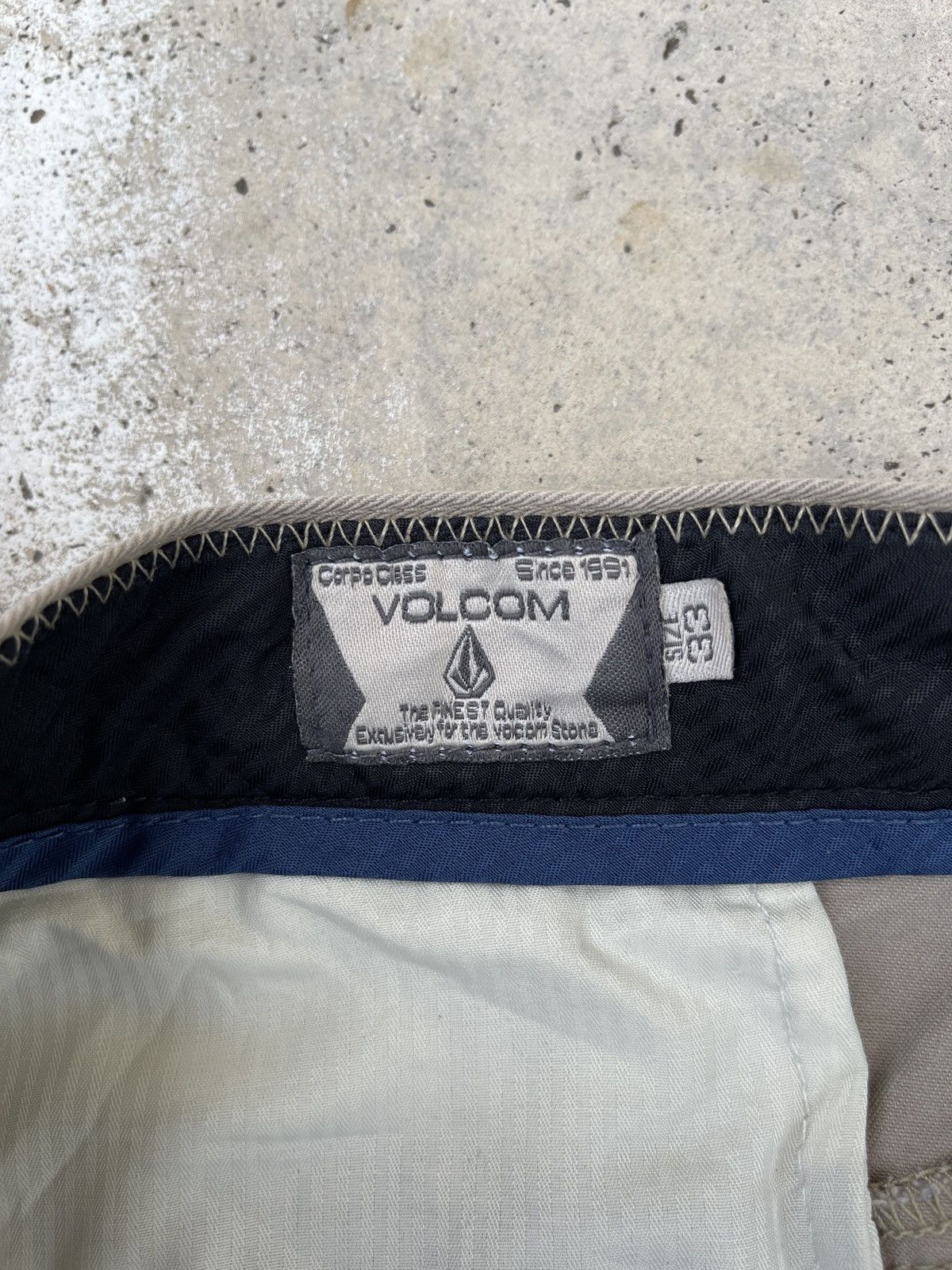 Volcom Vintage Volcom Shorts Pants Size US 33 - 10 Thumbnail