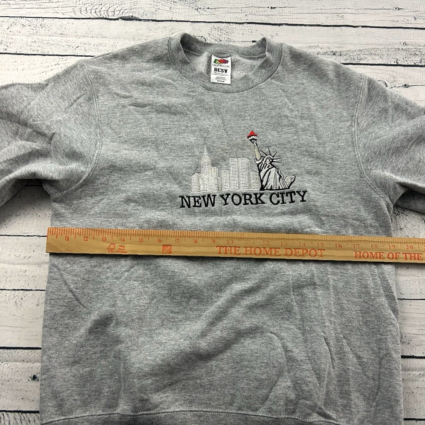 Fruit Of The Loom VINTAGE New York City Embroidered Pullover Crewneck Sweatshirt Men S Gray Shirt Size US S / EU 44-46 / 1 - 4 Thumbnail