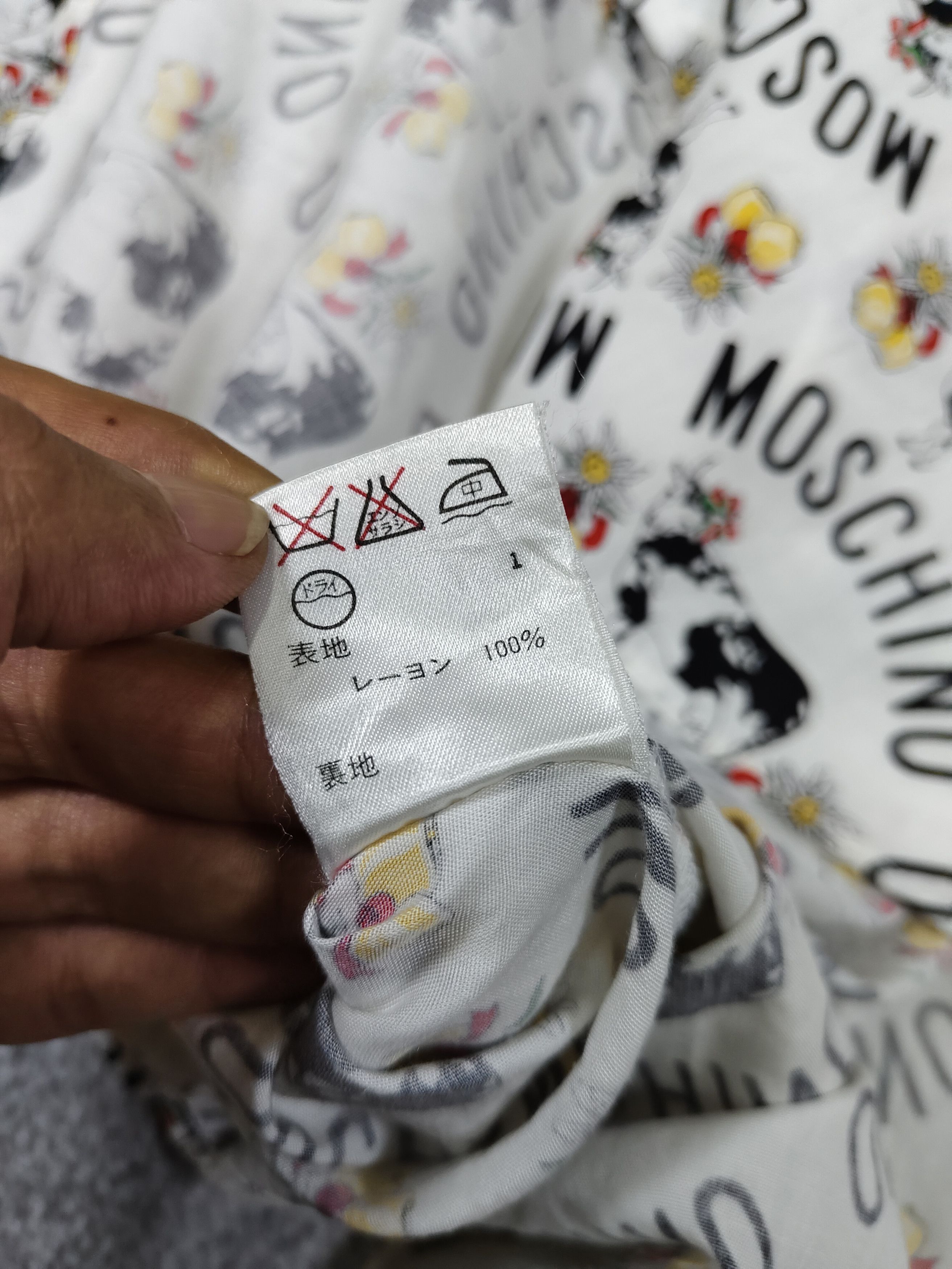 Moschino 90s Moschino- Rare AOP Typography Cow Farm Graphic Shirt Size L / US 10 / IT 46 - 9 Thumbnail