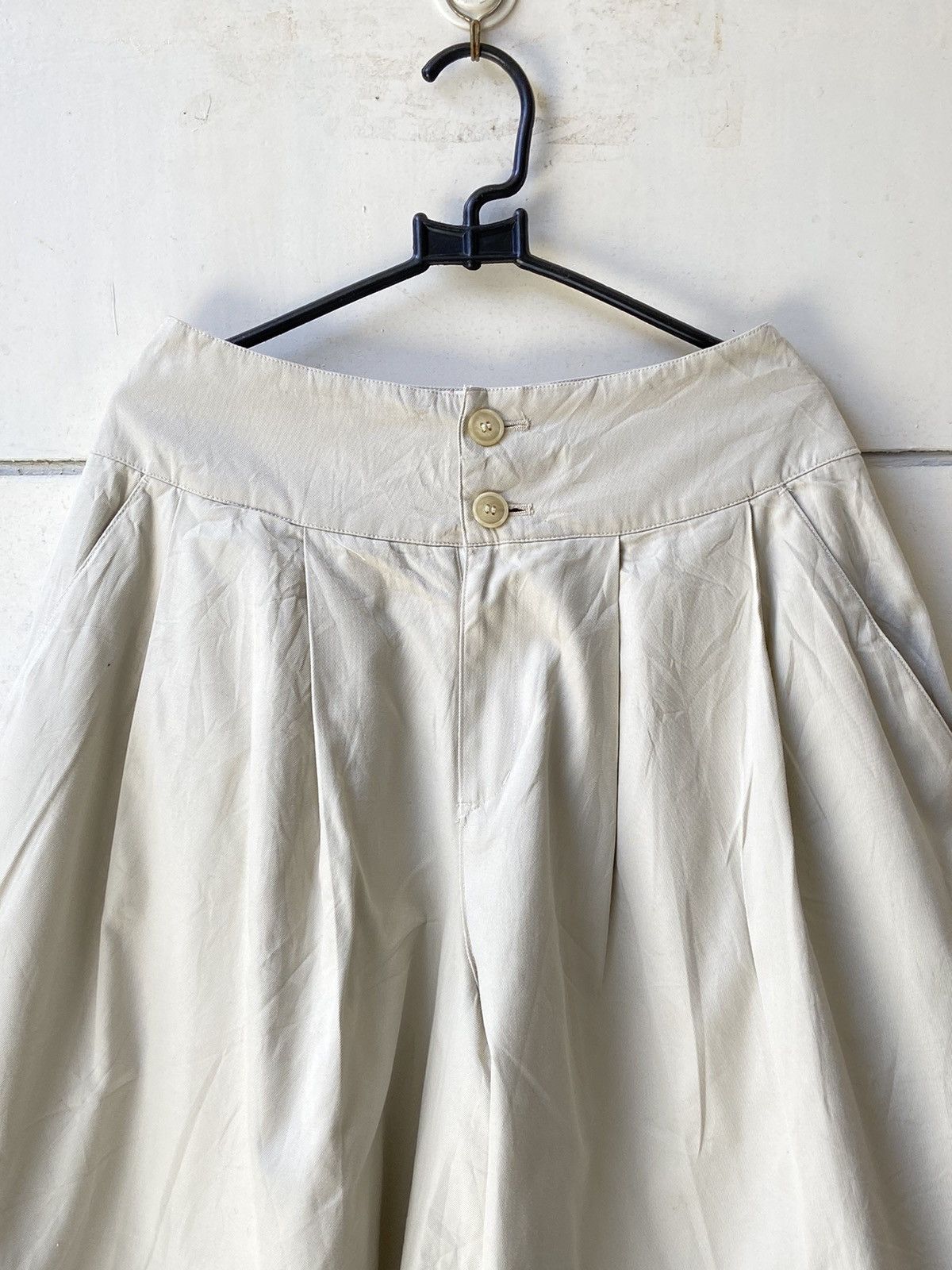 Issey Miyake IS ISSEY MIYAKE Cream Shorts Size US 26 / EU 42 - 14 Thumbnail