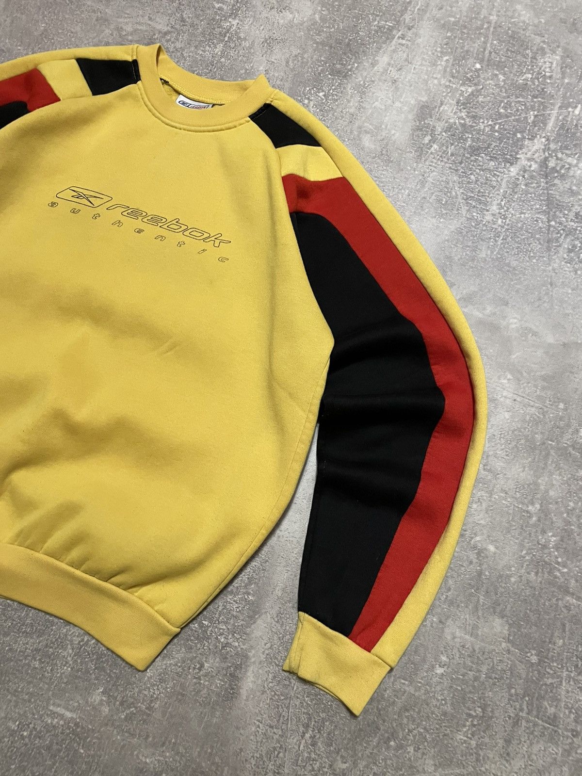 Reebok Vintage Reebok Authentic Big Logo Buggy Boxy Sweatshirt 90s Size US L / EU 52-54 / 3 - 5 Thumbnail