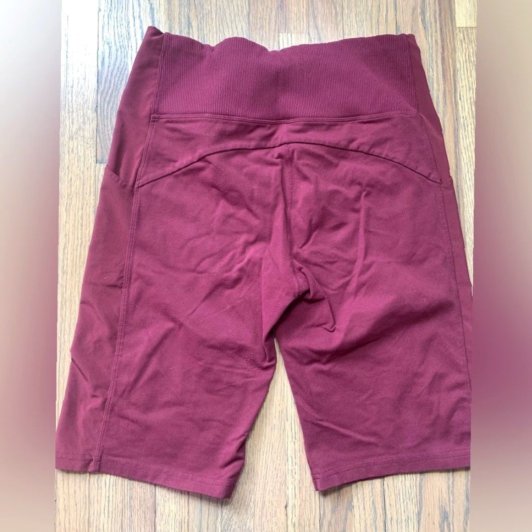 Athleta Athleta Red Shorts L Women Athletic Regular Size 36" / US 14 / IT 50 - 6 Thumbnail