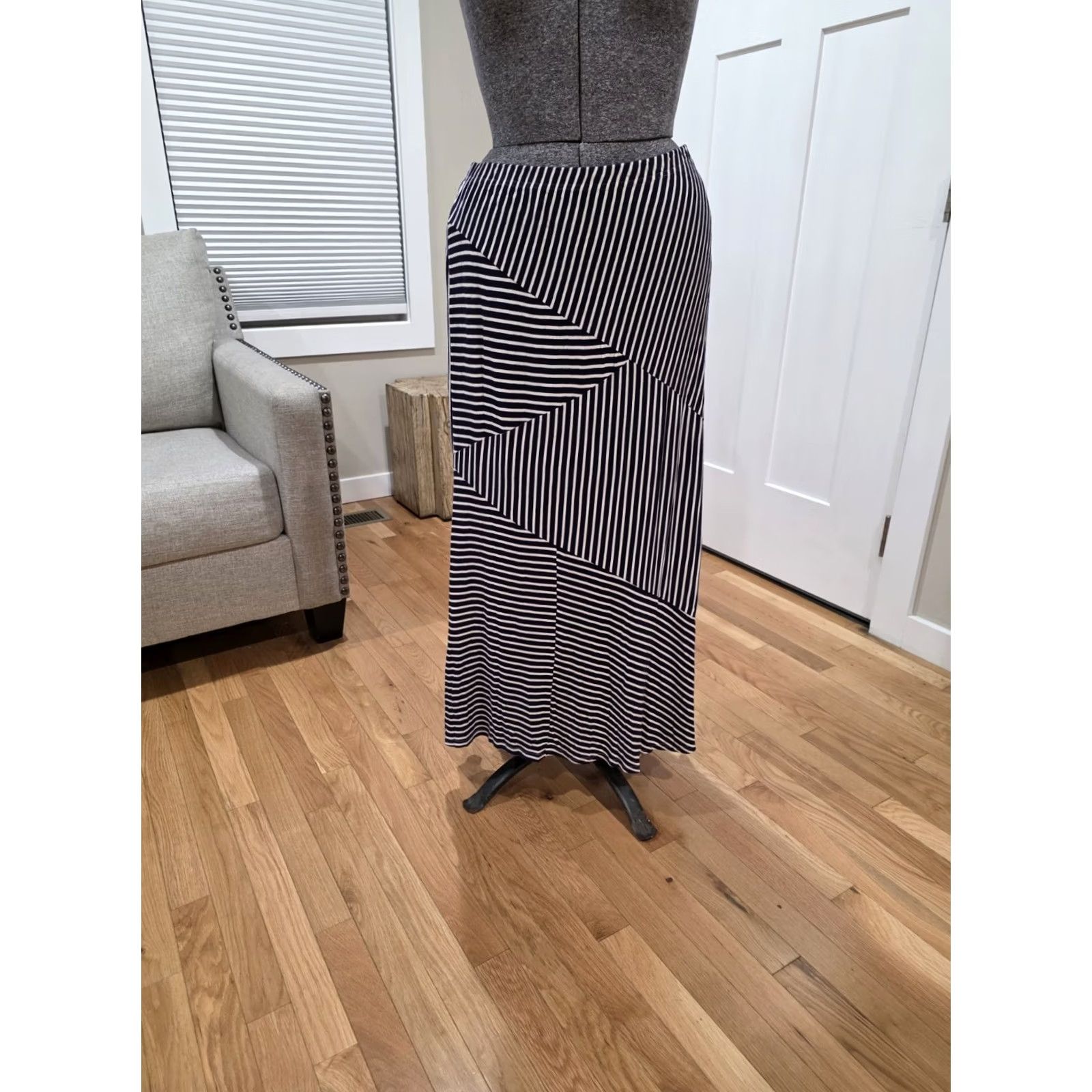 Coldwater Creek Coldwwater Creek Skirt Maxi PXL Navy Geometric Stripe Stretch Pull-on Women Size 40" / US 18 - 5 Thumbnail