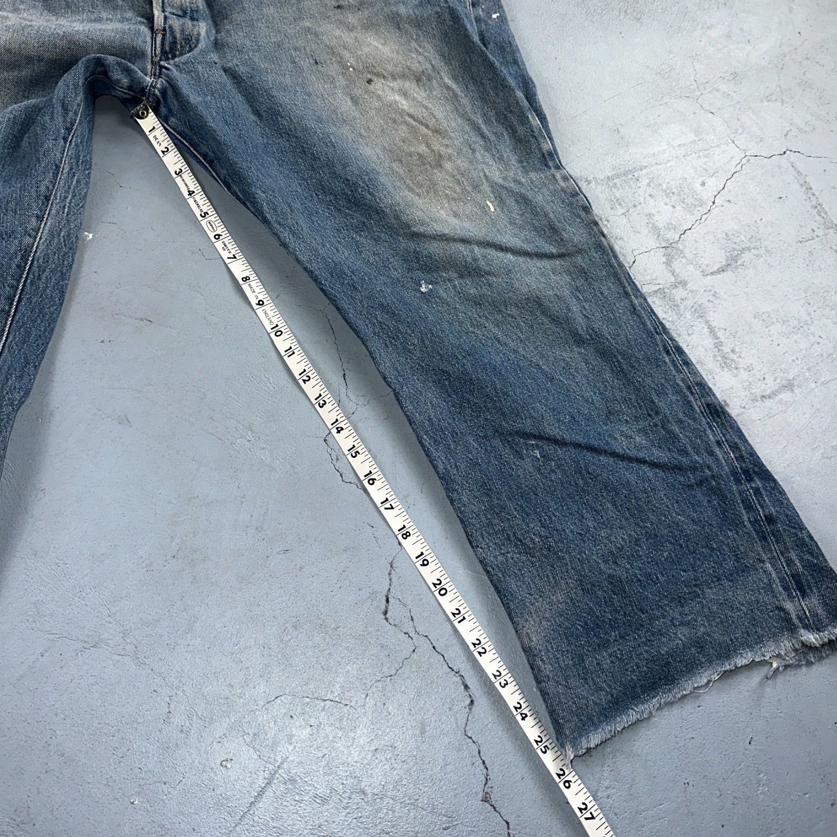 Levi's VINTAGE Levi's 501 Jeans Men 48x30 Light Wash 80s USA Distressed Straight Fit Size US 32 / EU 48 - 5 Thumbnail