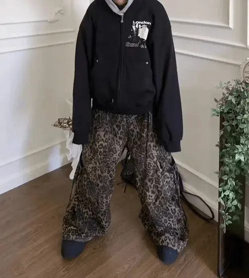 Japanese Brand × Jean Leopard print paratrooper pleated cargo wide-leg pants Size US 32 / EU 48 - 2 Thumbnail