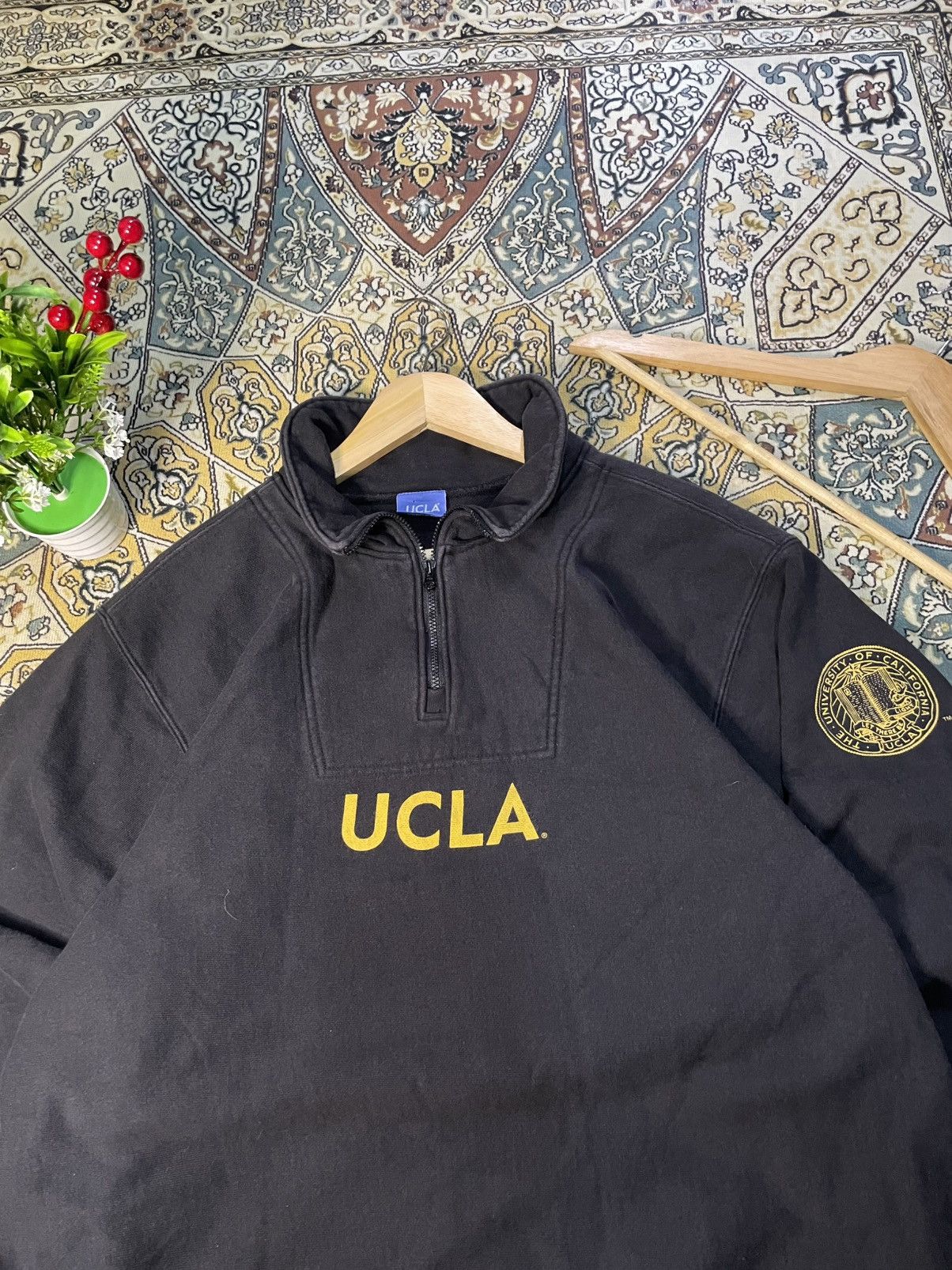 Other Vintage UCLA Bruins black quarter zip sweatshirt sportswear Size US L / EU 52-54 / 3 - 2 Thumbnail