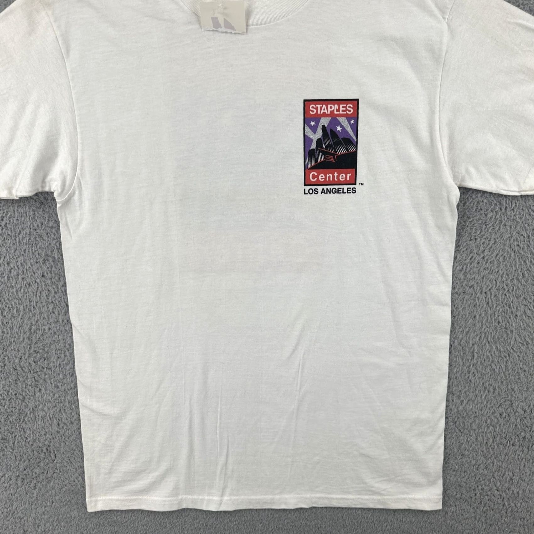 Hanes VINTAGE Hanes Beefy-T Large White T Shirt Los Angeles California Staples Center NWT Mens L White 90s California Sports Shirt Size US L / EU 52-54 / 3 - 4 Thumbnail