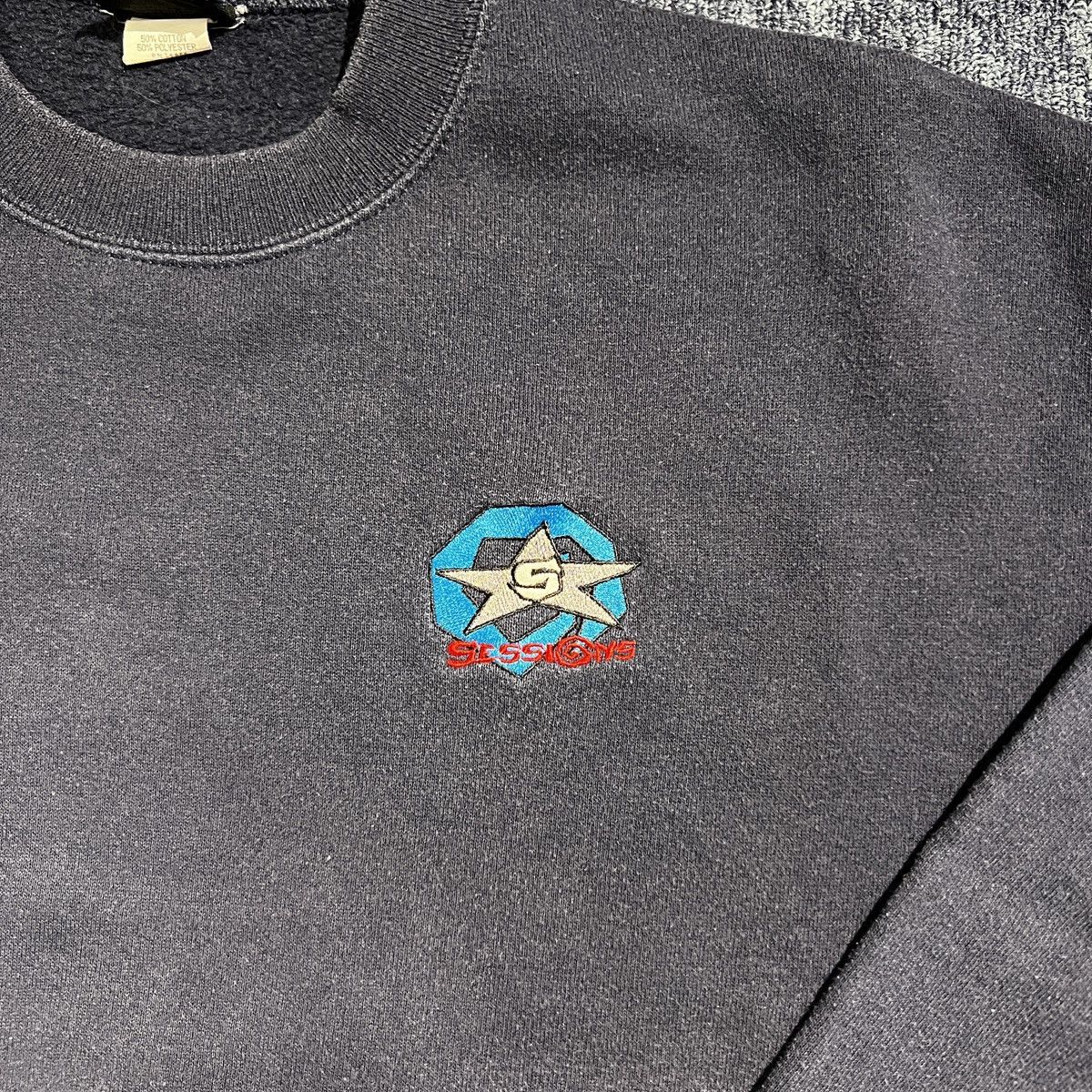 Sessions Vintage 90s SESSIONS Embroidered Logo Sweatshirt Size US L / EU 52-54 / 3 - 3 Thumbnail