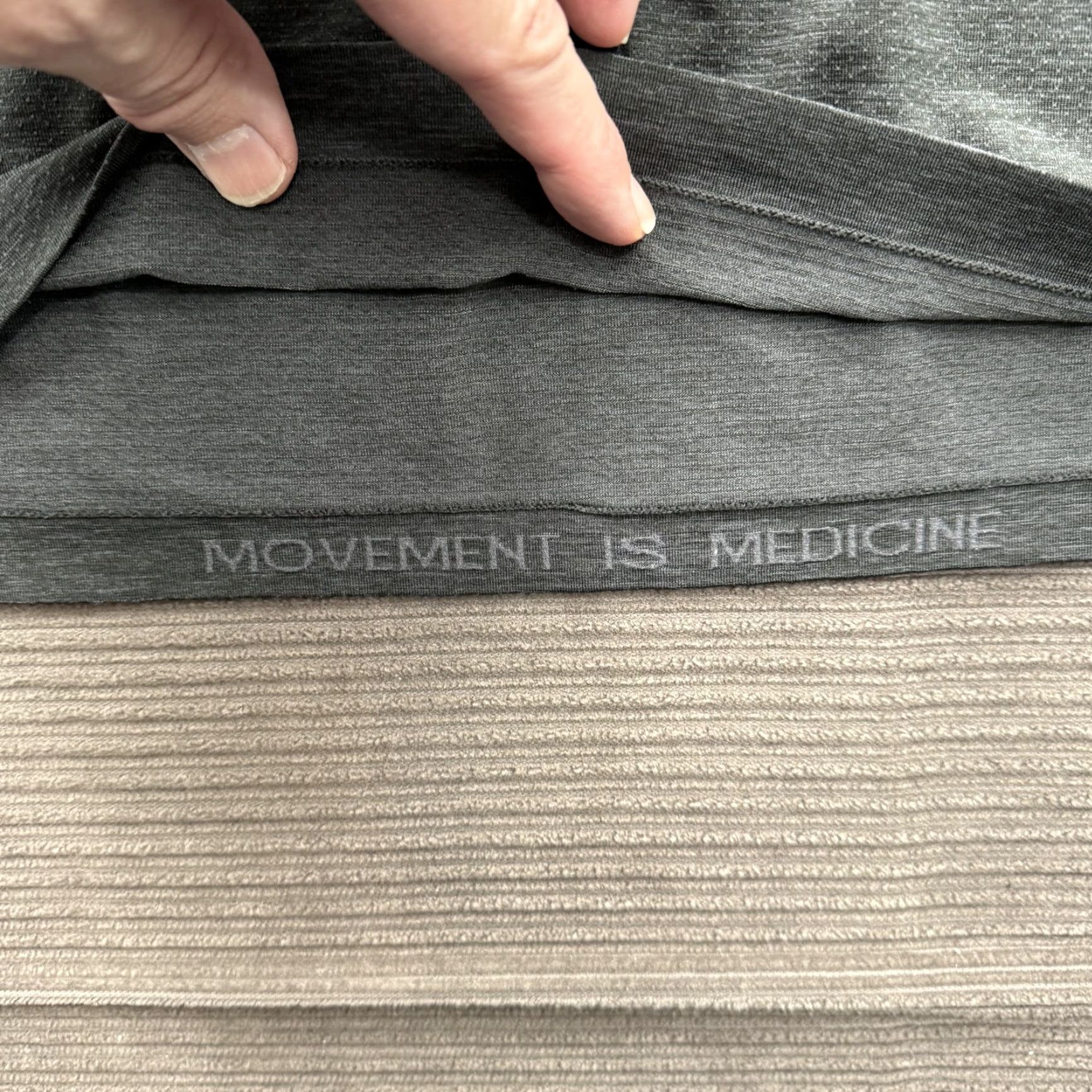 Lululemon Lululemon Polo Shirt Mens Large Gray Movement Is Medicine Golf Activewear Shirt Size US L / EU 52-54 / 3 - 3 Thumbnail