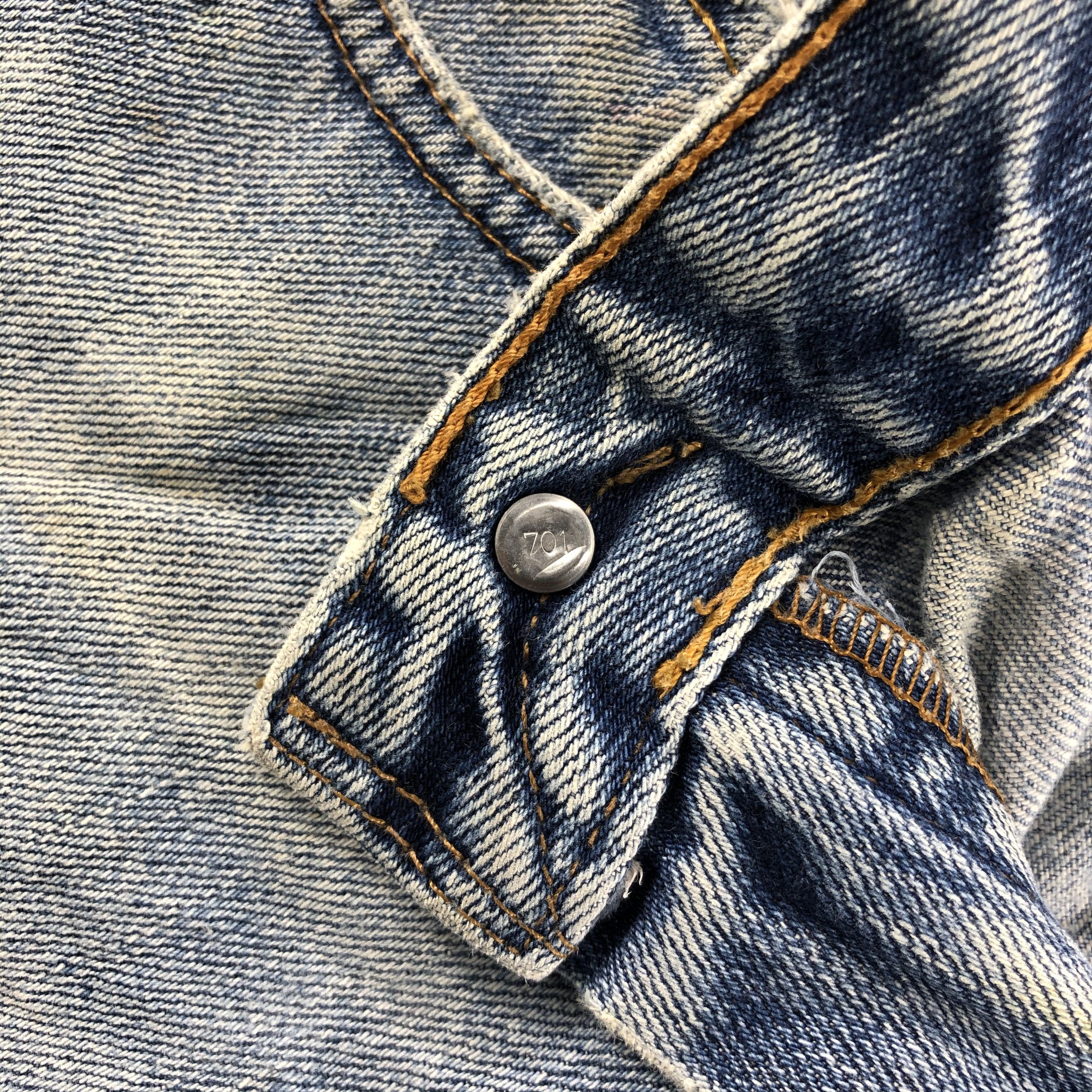 Levi's Vintage Light Wash Levis Flare Jeans- J1300 Size US 33 - 8 Thumbnail