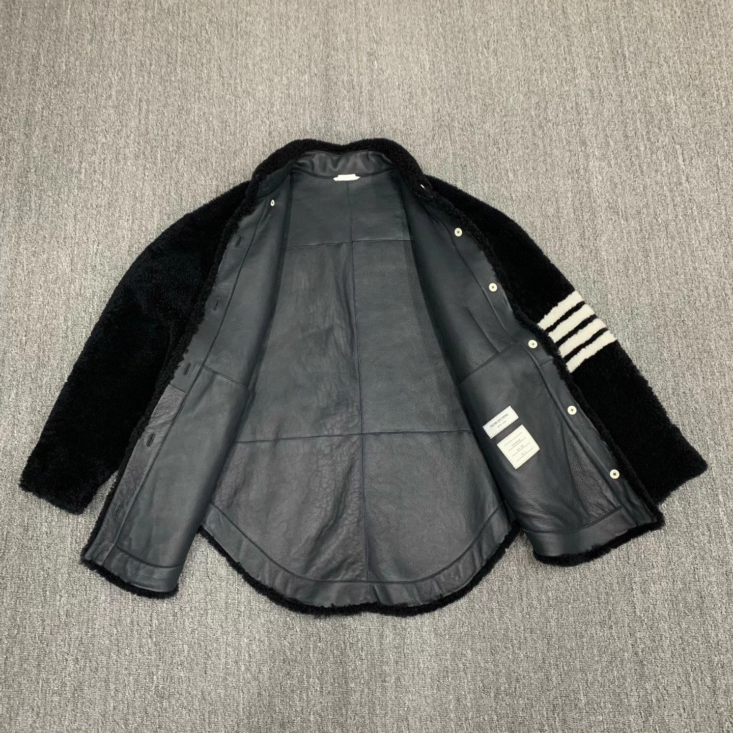 Thom Browne Thom Browne Black 4-Stripe Shearling Jacket 46 Size US S / EU 44-46 / 1 - 7 Thumbnail