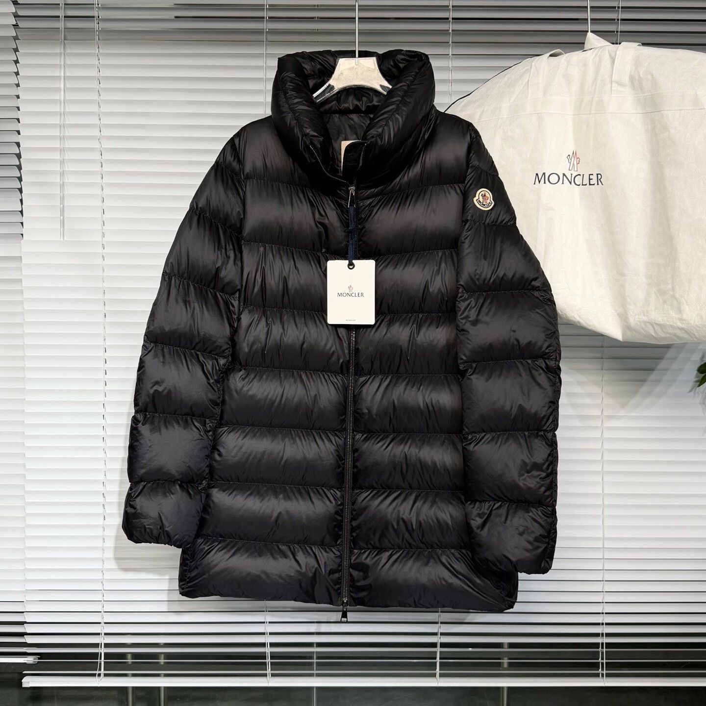 Moncler Moncler aiton puffer jacket 4 M L | Grailed