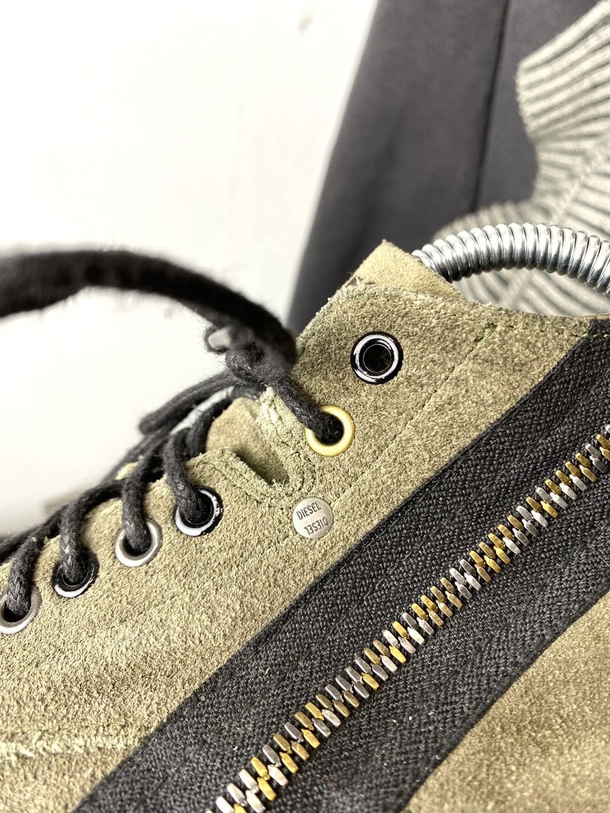 Diesel Vintage Diesel High Top Design Suede Sneakers Size US 7.5 / IT 37.5 - 7 Thumbnail