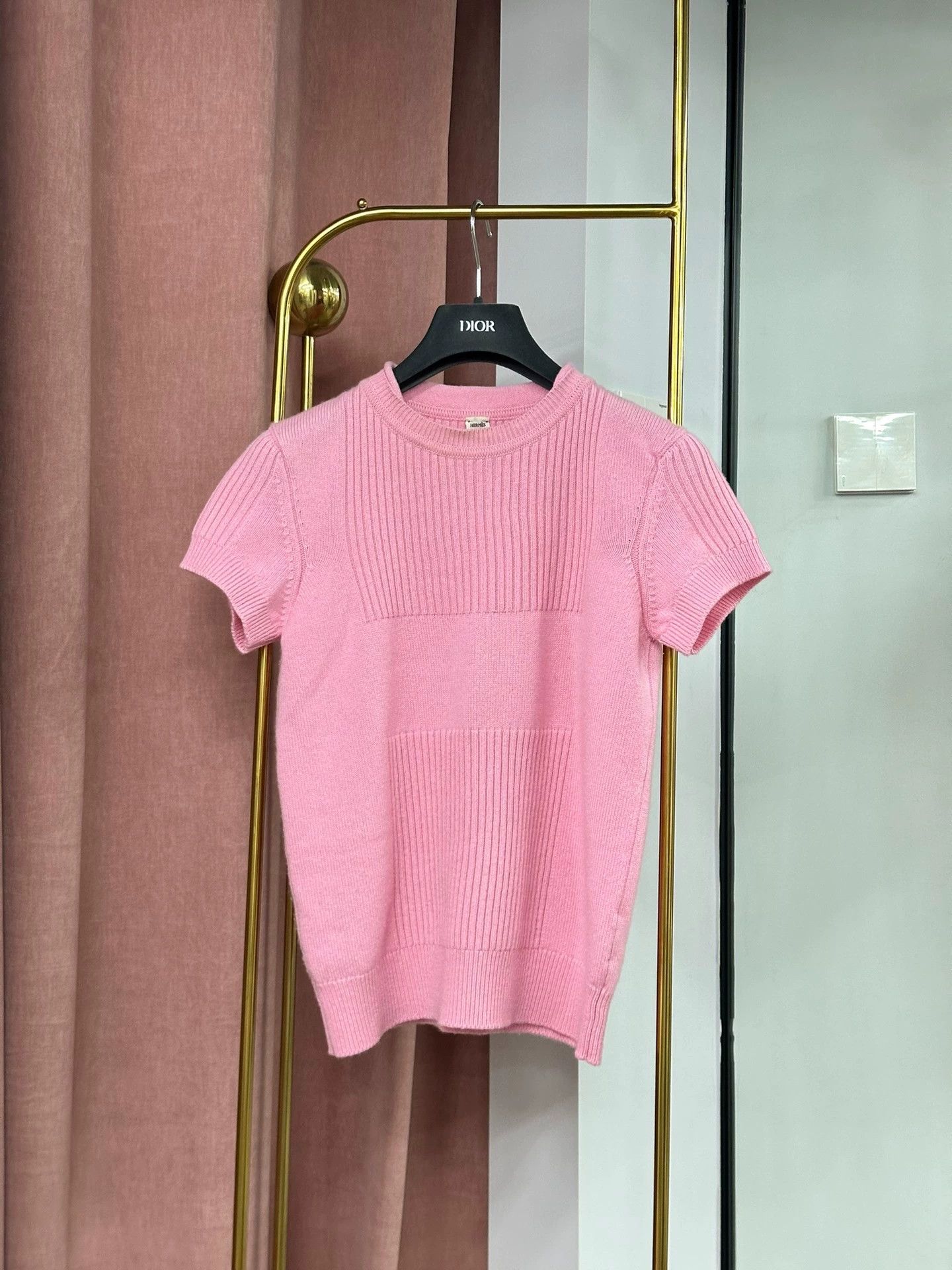 Hermes Hermes Pink Cashmere Knit Short Sleeve Top Size US S / EU 44-46 / 1 - 1 Thumbnail