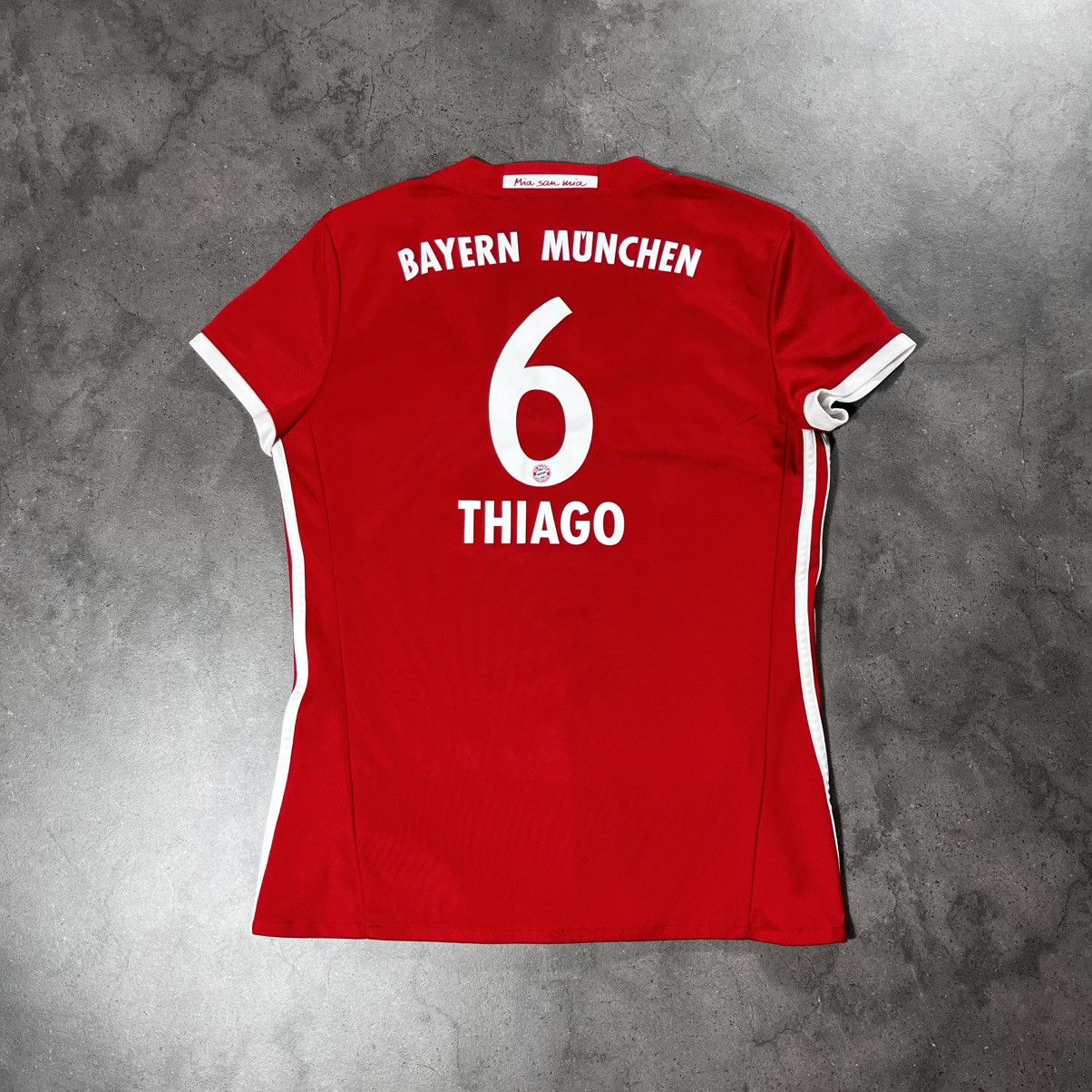 Adidas Womens Adidas Bayern Munchen #6 Thiago Jersey Tee Blokecore Size US S / EU 44-46 / 1 - 1 Thumbnail