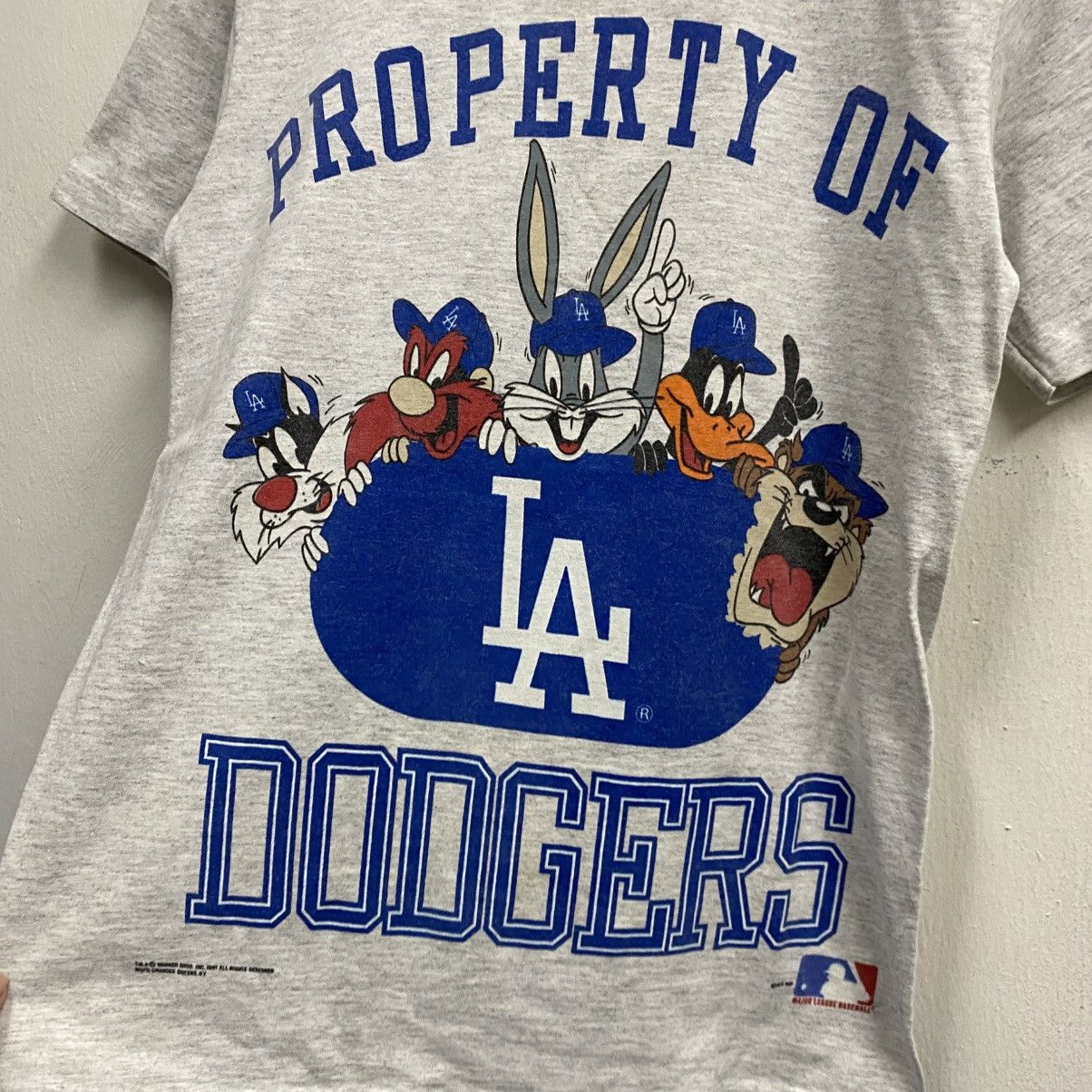 MLB Vintage 90s Los Angeles Dodgers Looney Tunes Property TShirt Size US S / EU 44-46 / 1 - 5 Thumbnail