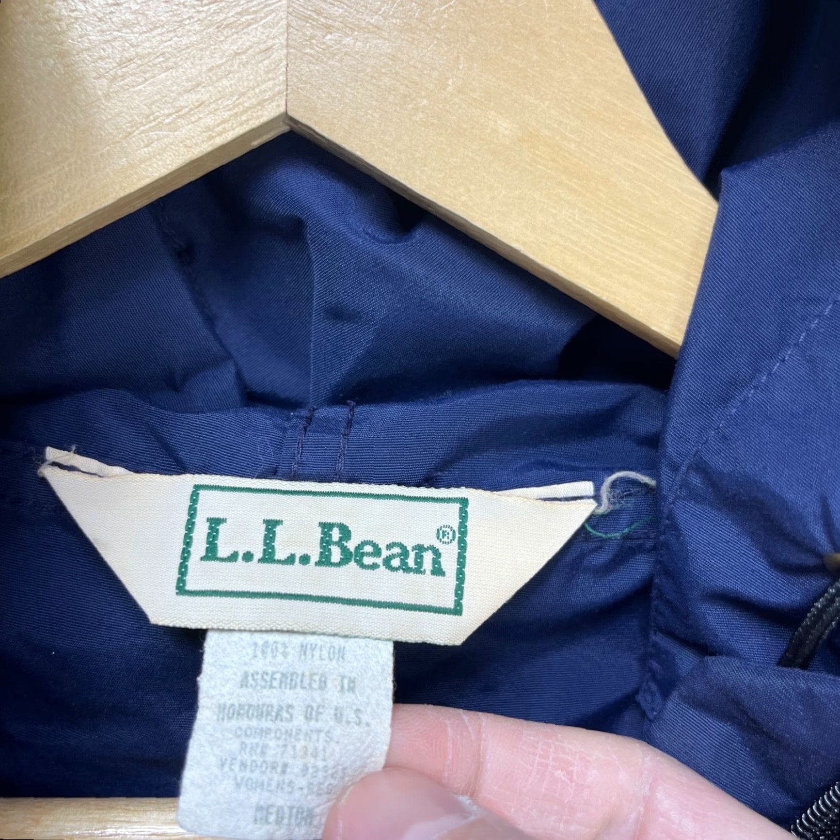 Vintage VINTAGE LL Bean Jacket Windbreaker Hooded Anorak Nylon Medium Blue 90s Mens Size US M / EU 48-50 / 2 - 4 Thumbnail